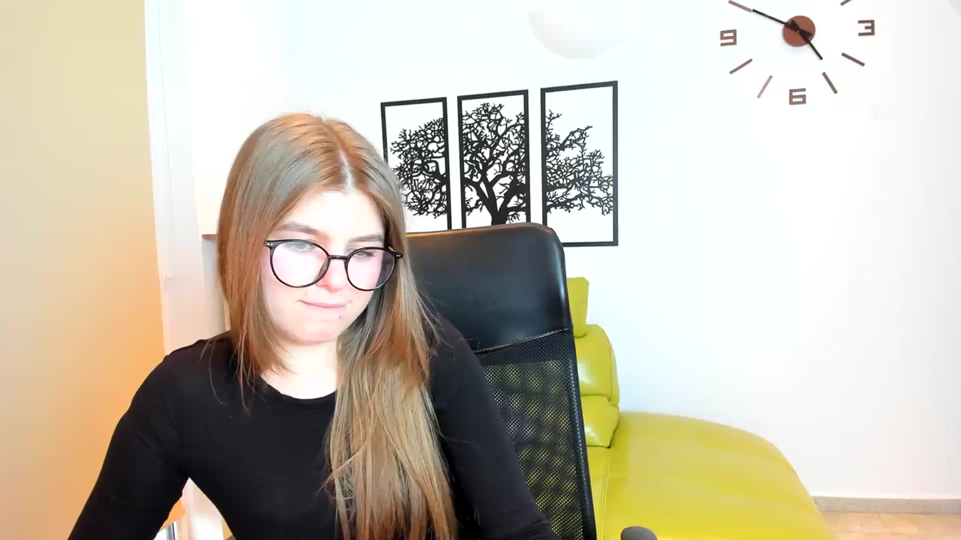 Gallery image thumbnail from Innolasa's myfreecams stream on, 03/18/2024, 16:20 image 17 of 20