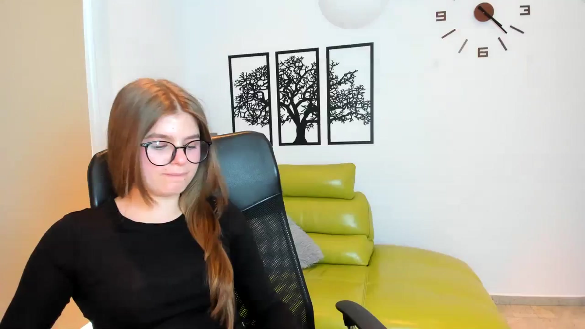 Gallery image thumbnail from Innolasa's myfreecams stream on, 03/18/2024, 16:20 image 13 of 20