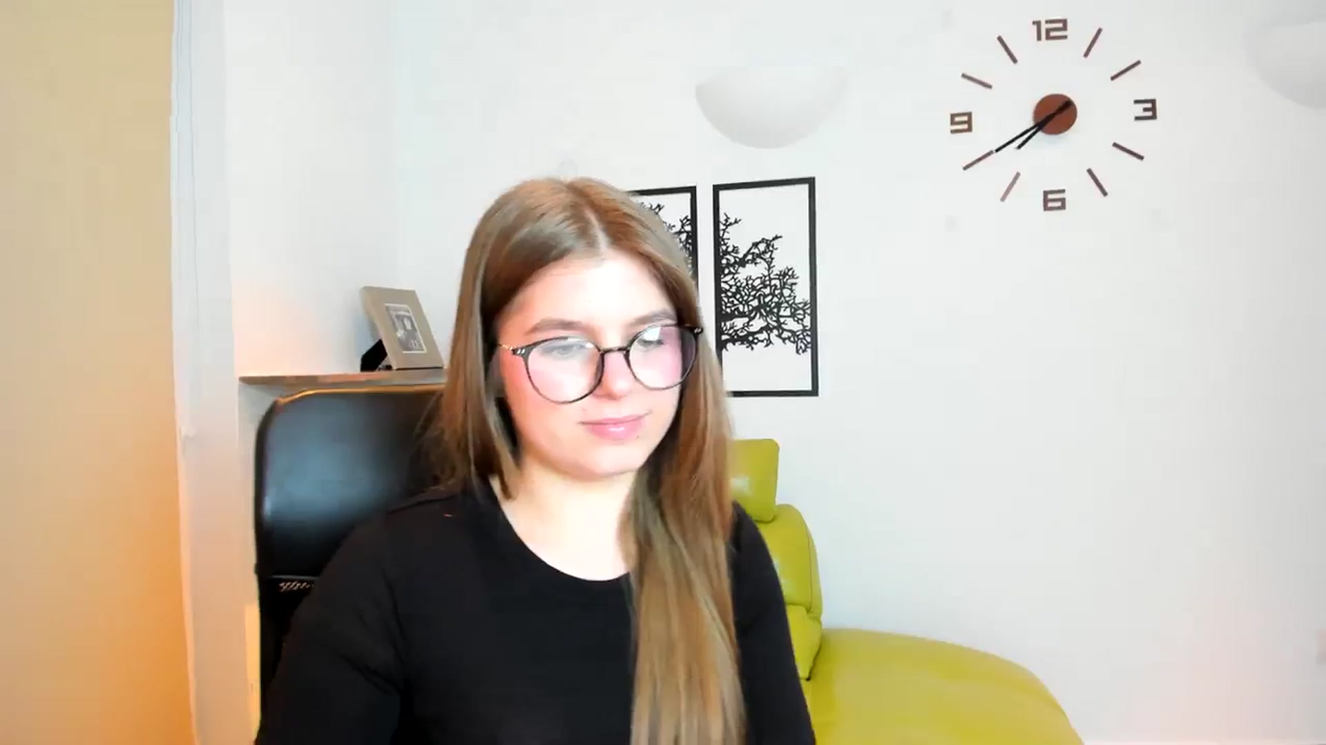 Gallery image thumbnail from Innolasa's myfreecams stream on, 03/18/2024, 19:06 image 12 of 20