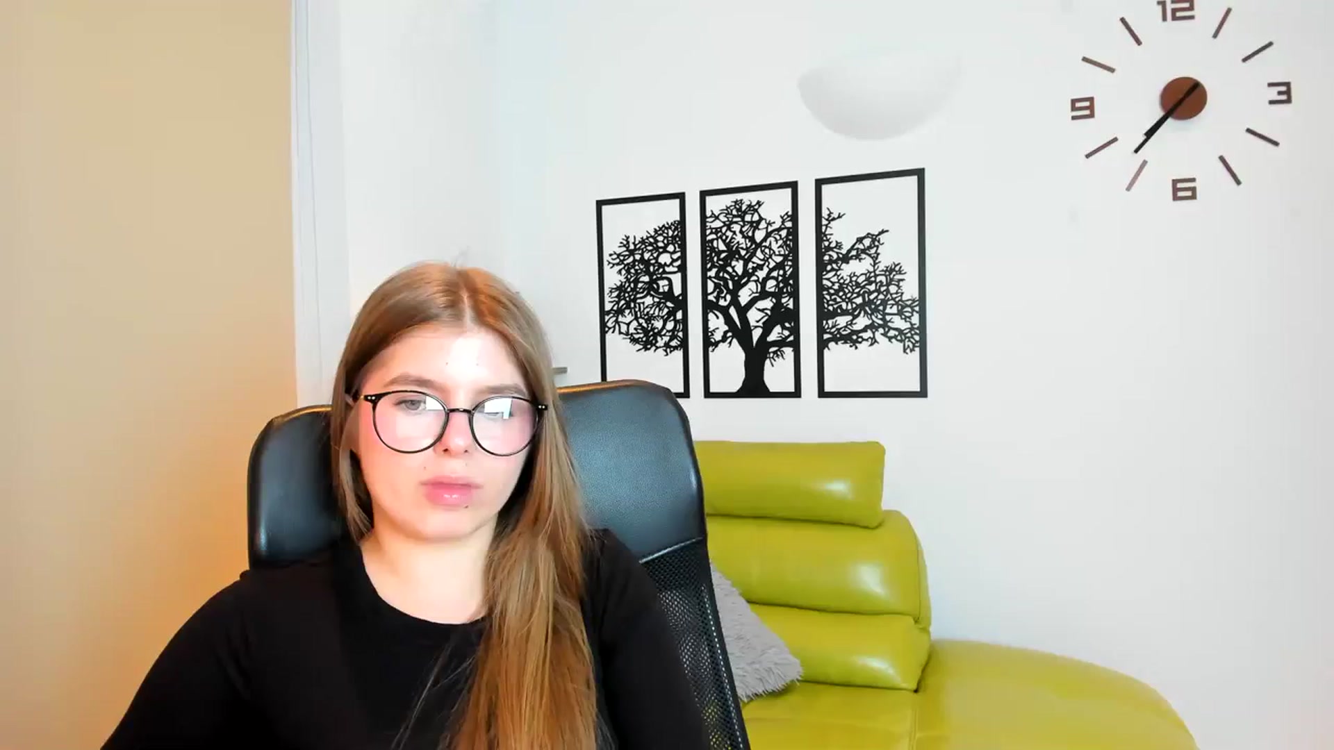 Gallery image thumbnail from Innolasa's myfreecams stream on, 03/18/2024, 19:06 image 11 of 20