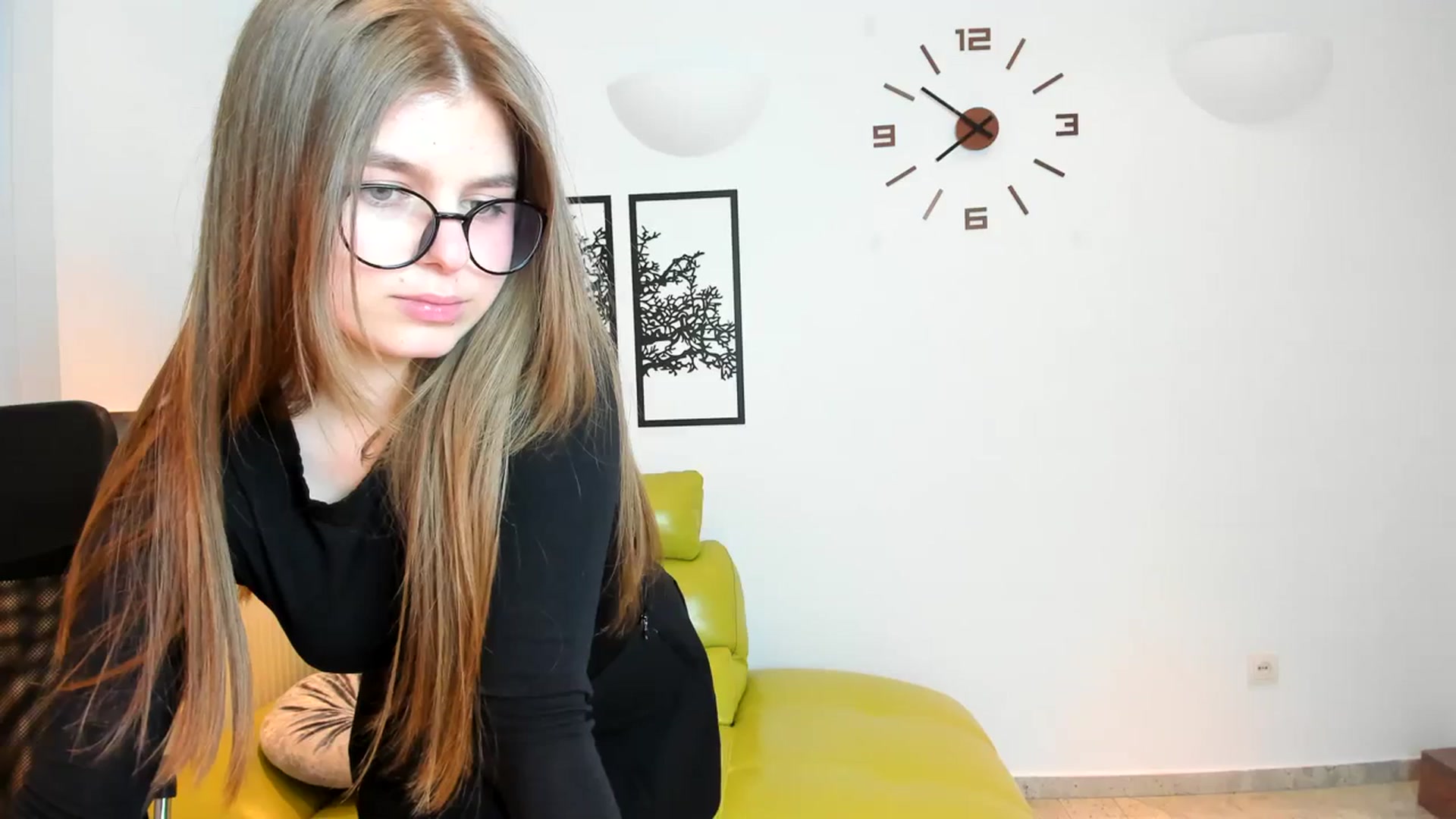Gallery image thumbnail from Innolasa's myfreecams stream on, 03/18/2024, 19:06 image 16 of 20