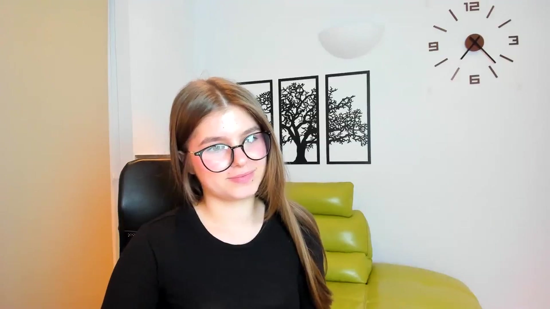 Gallery image thumbnail from Innolasa's myfreecams stream on, 03/18/2024, 19:06 image 6 of 20
