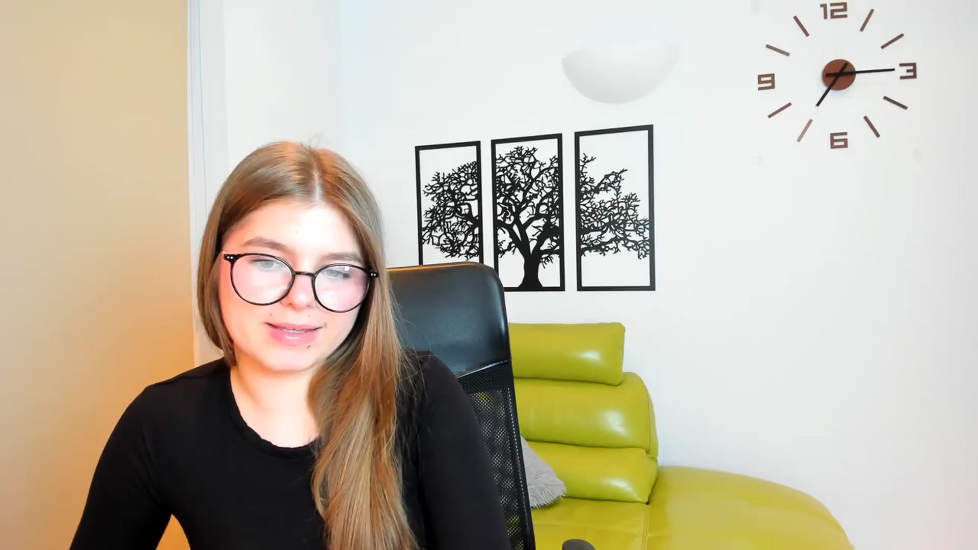 Gallery image thumbnail from Innolasa's myfreecams stream on, 03/18/2024, 19:06 image 3 of 20