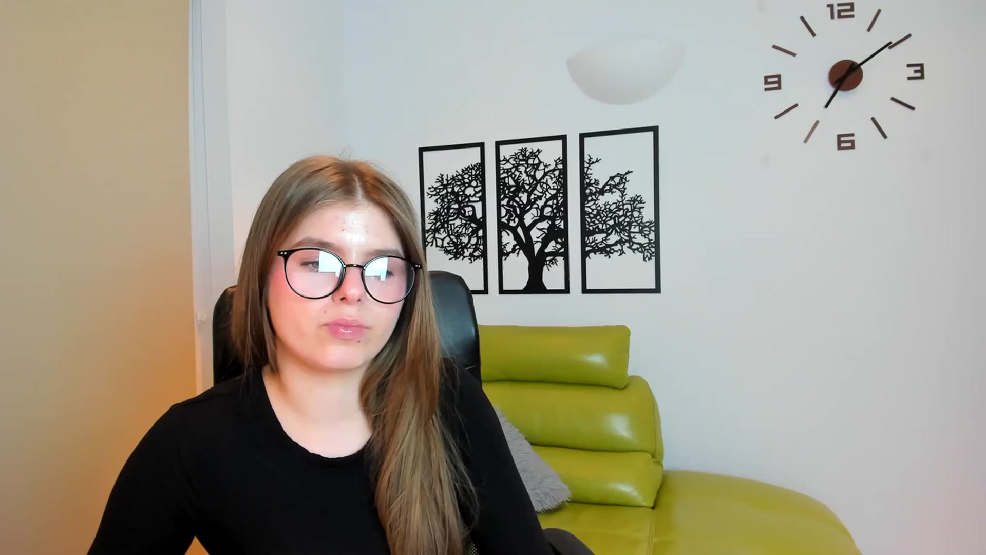 Gallery image thumbnail from Innolasa's myfreecams stream on, 03/18/2024, 19:06 image 1 of 20