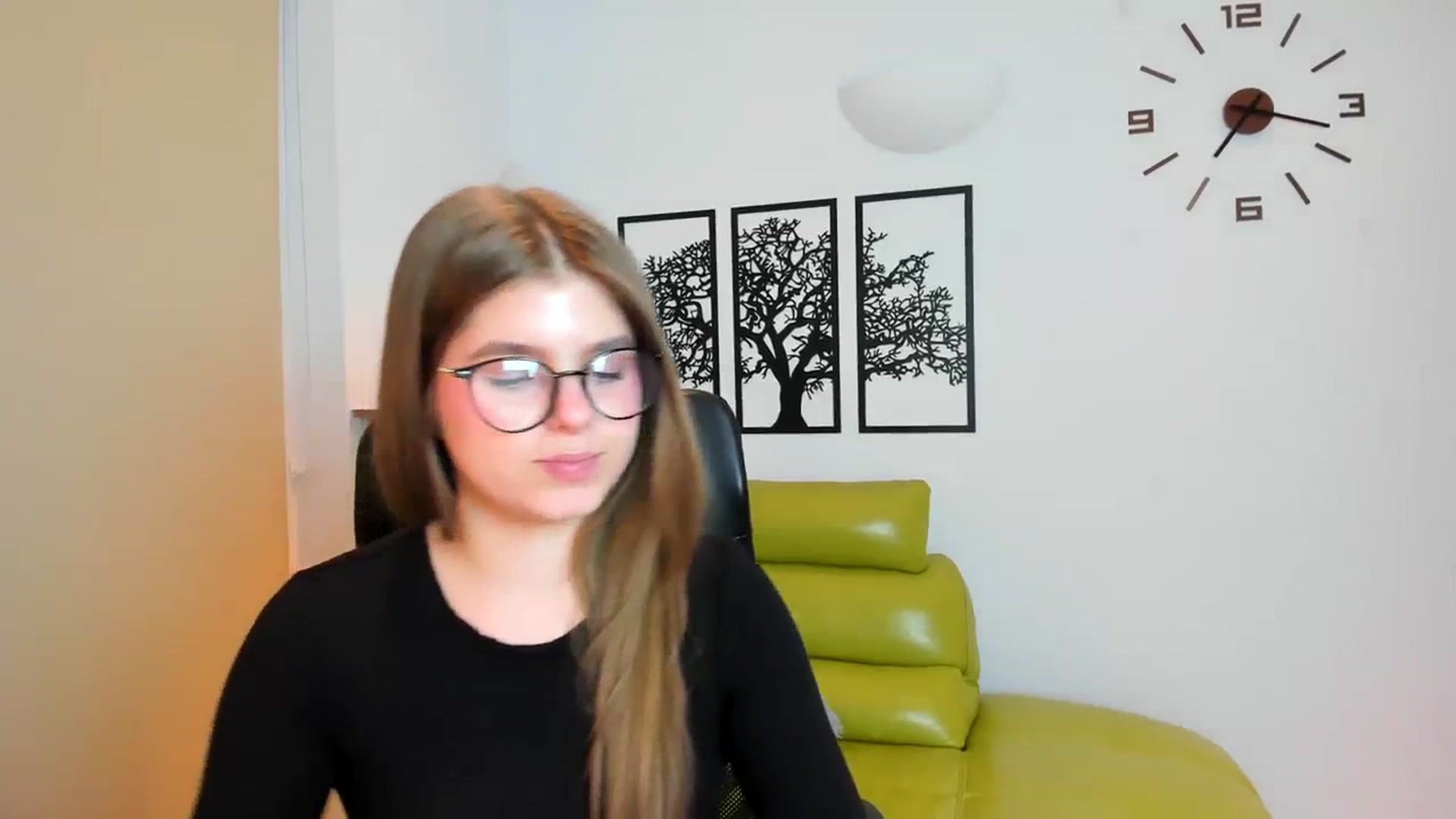 Gallery image thumbnail from Innolasa's myfreecams stream on, 03/18/2024, 19:06 image 4 of 20