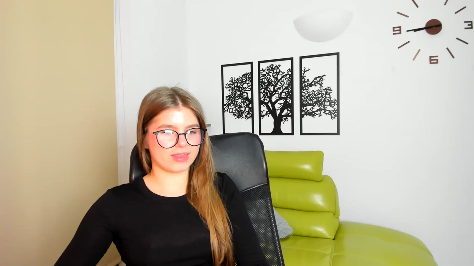 Gallery image thumbnail from Innolasa's myfreecams stream on, 03/18/2024, 19:53 image 19 of 20