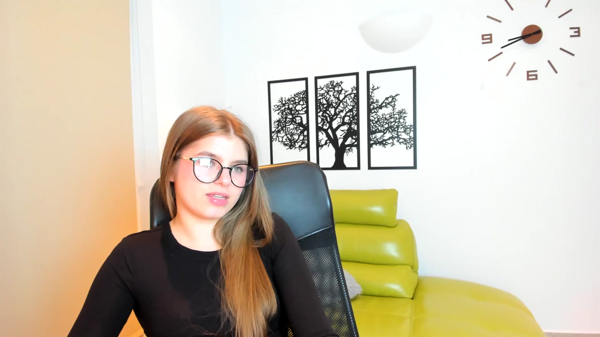 Gallery image thumbnail from Innolasa's myfreecams stream on, 03/18/2024, 19:53 image 16 of 20