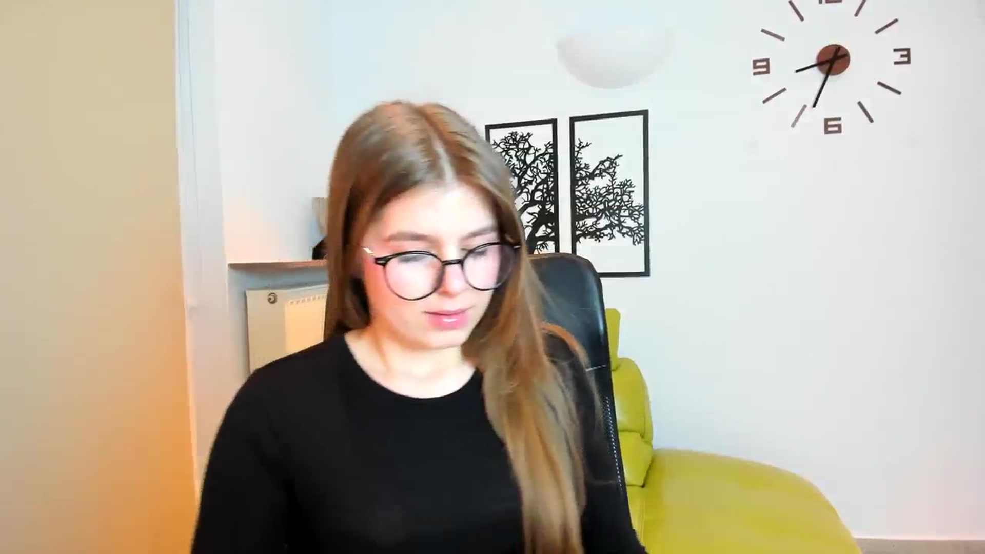 Gallery image thumbnail from Innolasa's myfreecams stream on, 03/18/2024, 19:53 image 3 of 20
