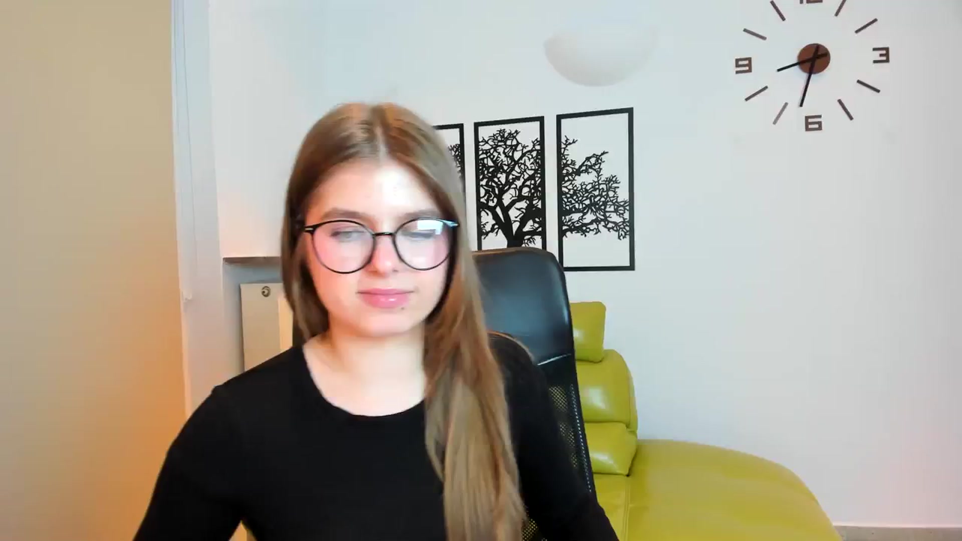 Gallery image thumbnail from Innolasa's myfreecams stream on, 03/18/2024, 19:53 image 1 of 20