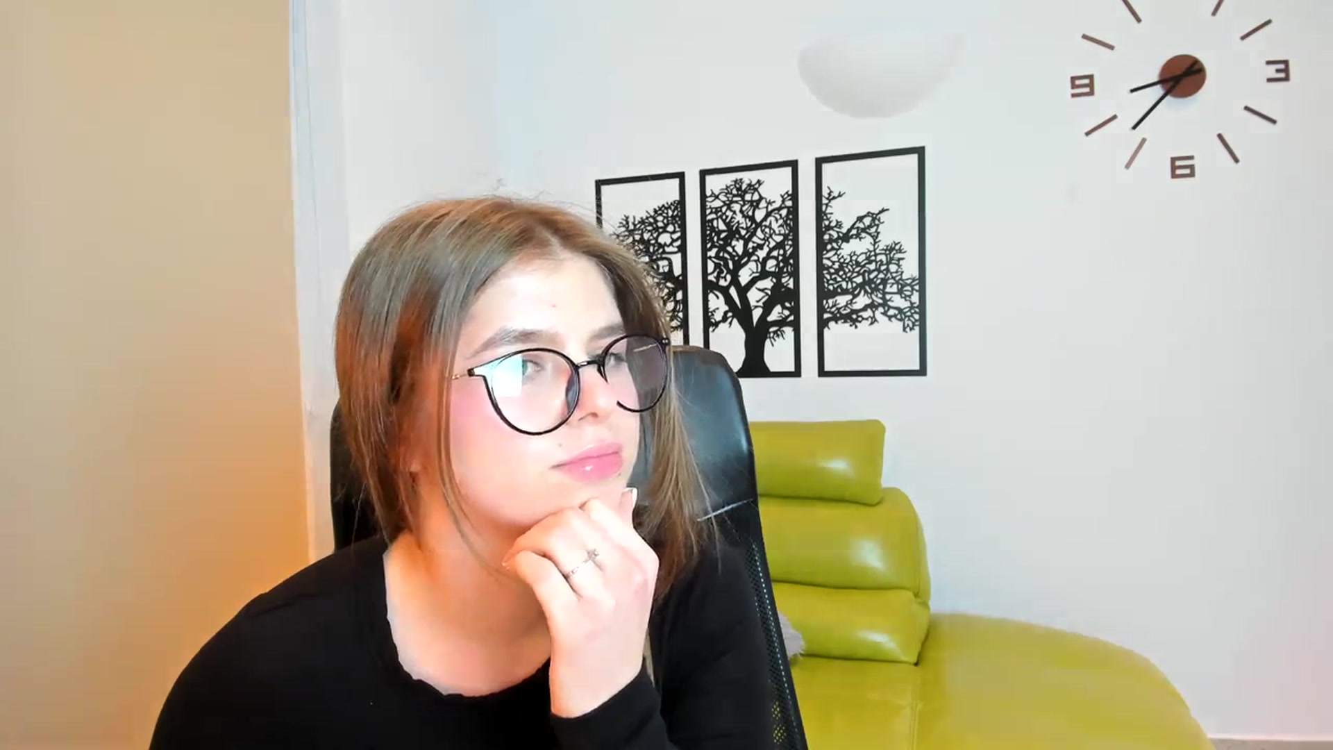Gallery image thumbnail from Innolasa's myfreecams stream on, 03/18/2024, 19:53 image 9 of 20