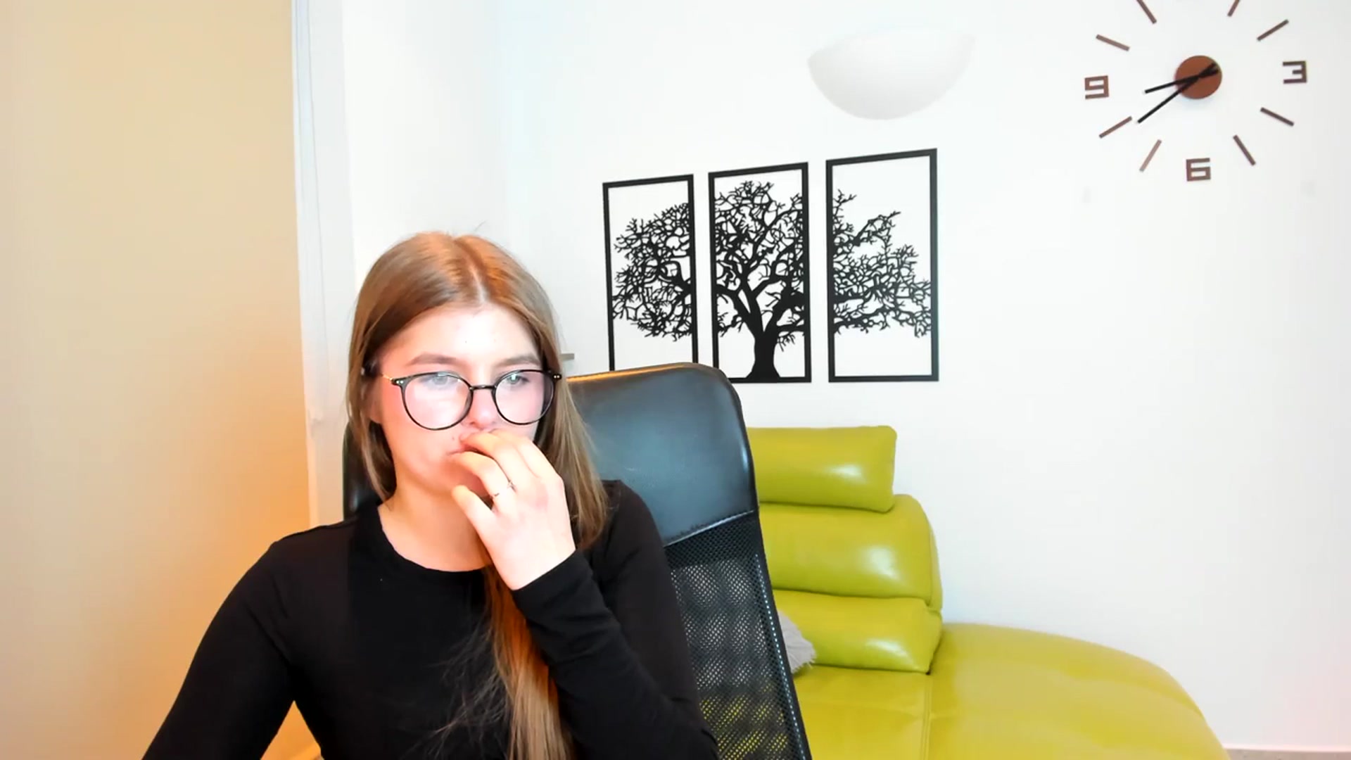 Gallery image thumbnail from Innolasa's myfreecams stream on, 03/18/2024, 19:53 image 12 of 20