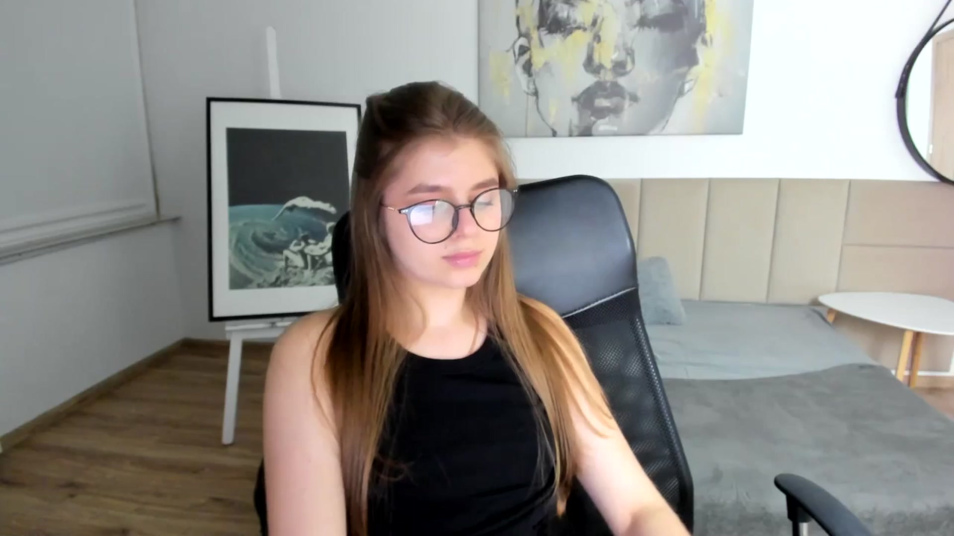Gallery image thumbnail from Innolasa's myfreecams stream on, 03/29/2024, 18:59 image 11 of 20