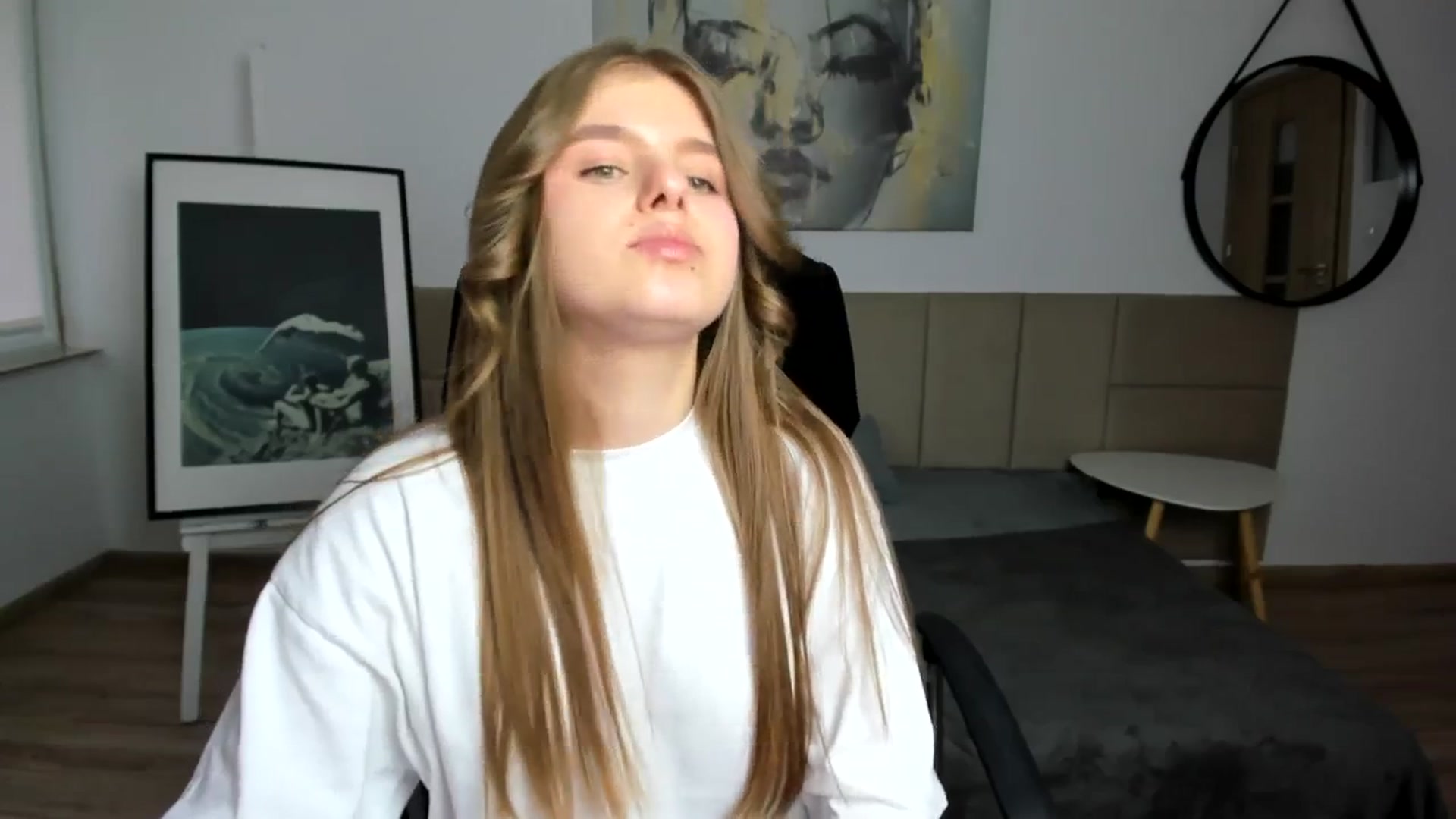 Gallery image thumbnail from Innolasa's myfreecams stream on, 03/31/2024, 17:19 image 3 of 20