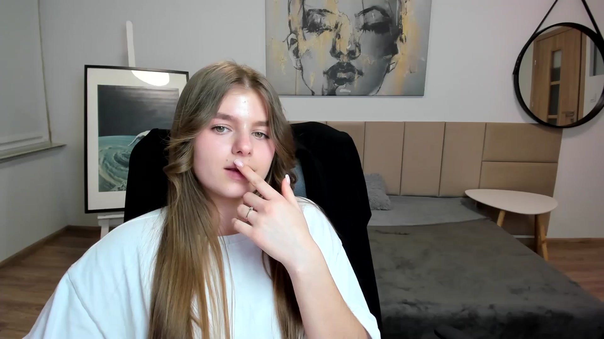 Gallery image thumbnail from Innolasa's myfreecams stream on, 03/31/2024, 18:38 image 10 of 20
