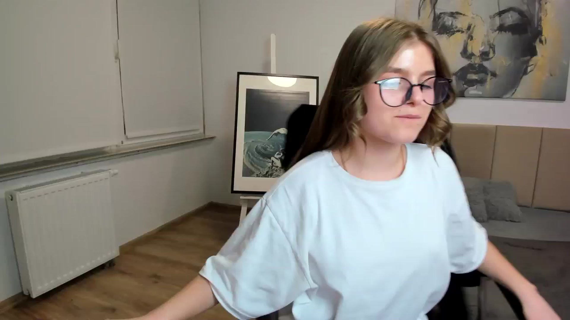 Gallery image thumbnail from Innolasa's myfreecams stream on, 03/31/2024, 19:57 image 8 of 20