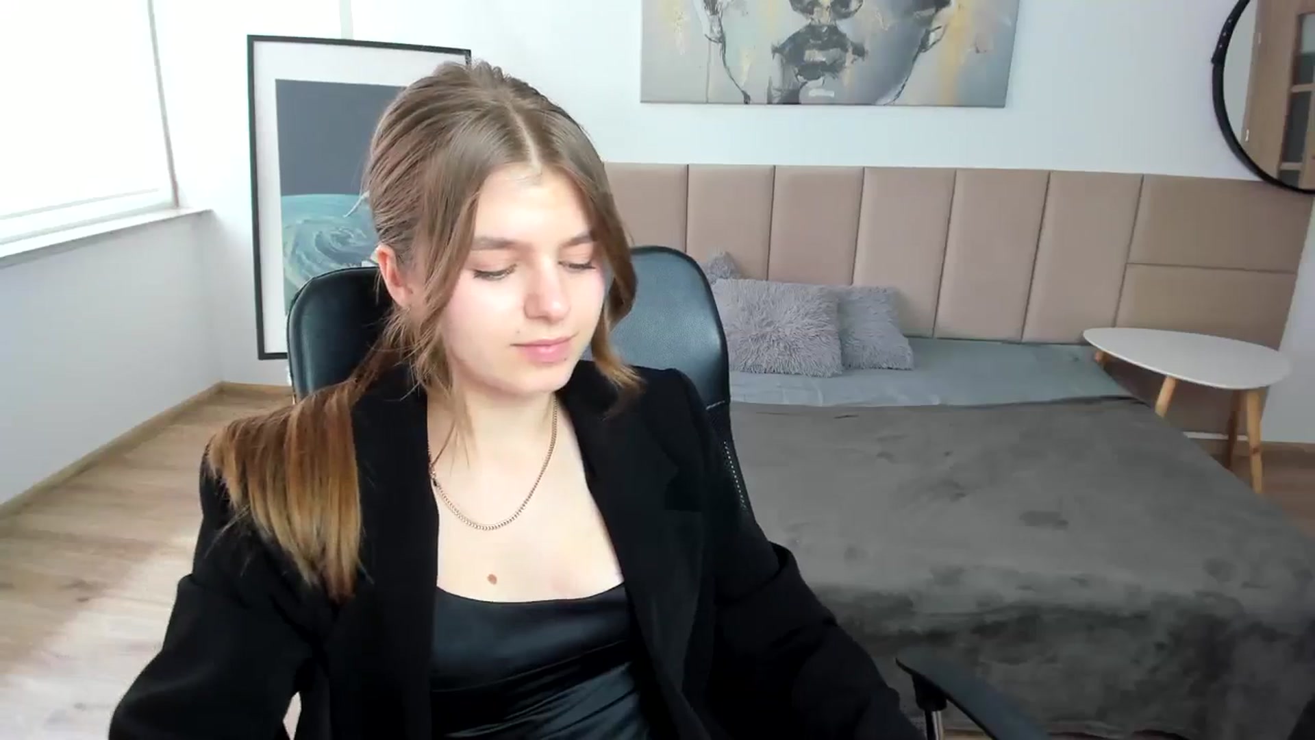 Gallery image thumbnail from Innolasa's myfreecams stream on, 04/05/2024, 14:43 image 8 of 20