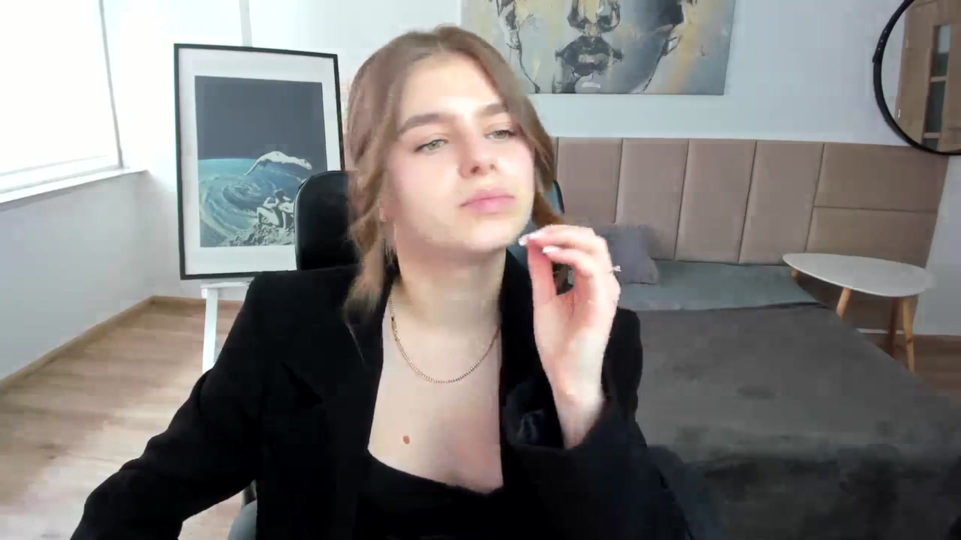 Gallery image thumbnail from Innolasa's myfreecams stream on, 04/05/2024, 14:43 image 6 of 20