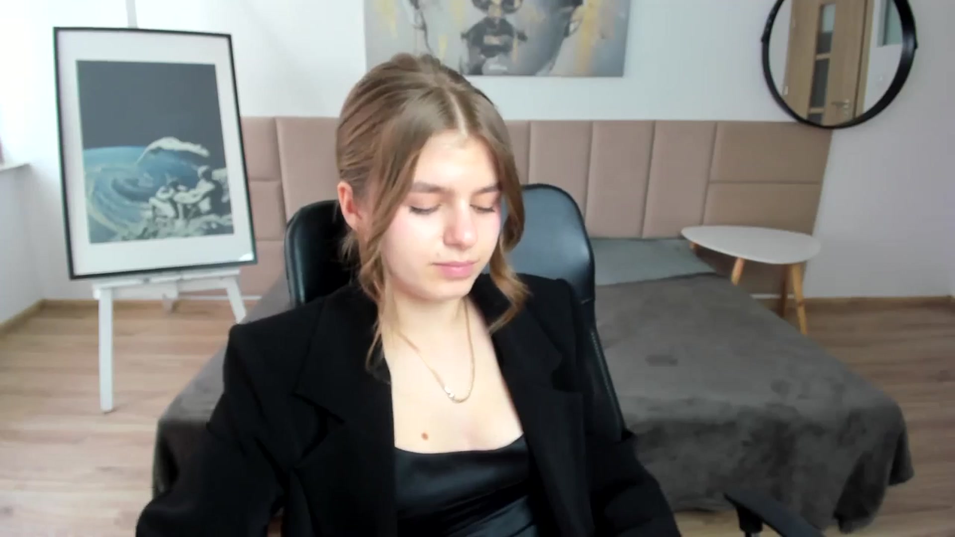 Gallery image thumbnail from Innolasa's myfreecams stream on, 04/05/2024, 14:43 image 10 of 20
