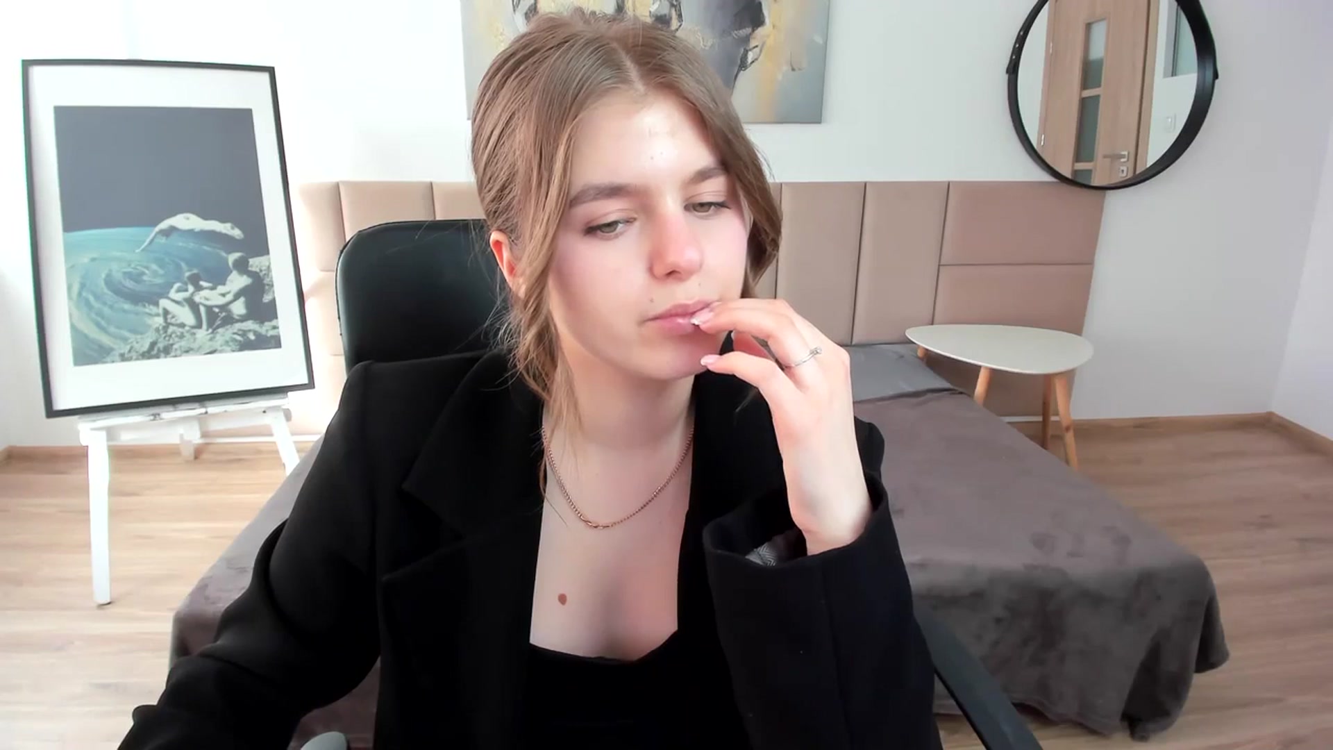 Gallery image thumbnail from Innolasa's myfreecams stream on, 04/05/2024, 15:13 image 3 of 20