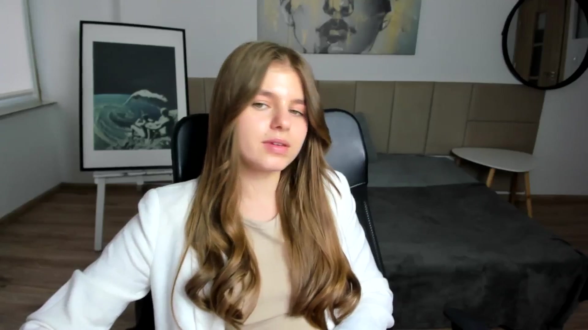 Gallery image thumbnail from Innolasa's myfreecams stream on, 04/11/2024, 17:36 image 6 of 20