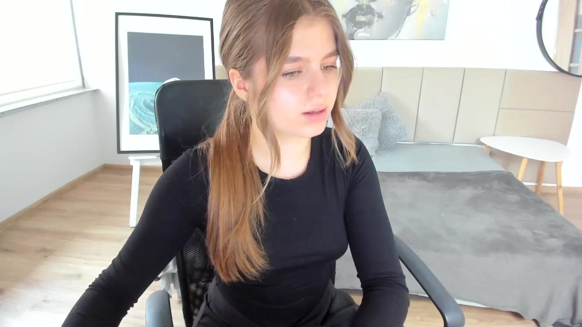 Gallery image thumbnail from Innolasa's myfreecams stream on, 04/21/2024, 15:09 image 8 of 20