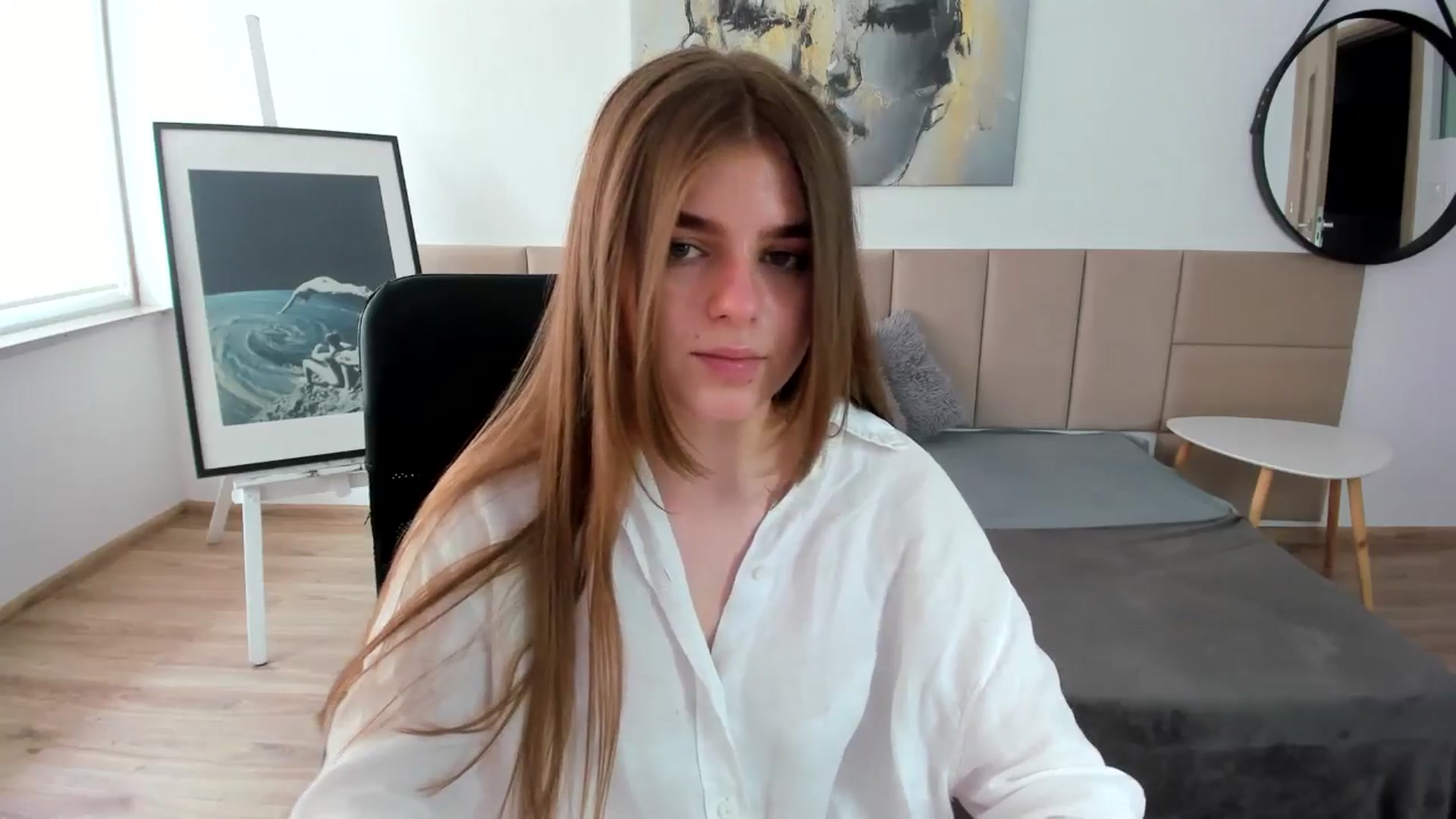 Gallery image thumbnail from Innolasa's myfreecams stream on, 05/03/2024, 12:43 image 2 of 20