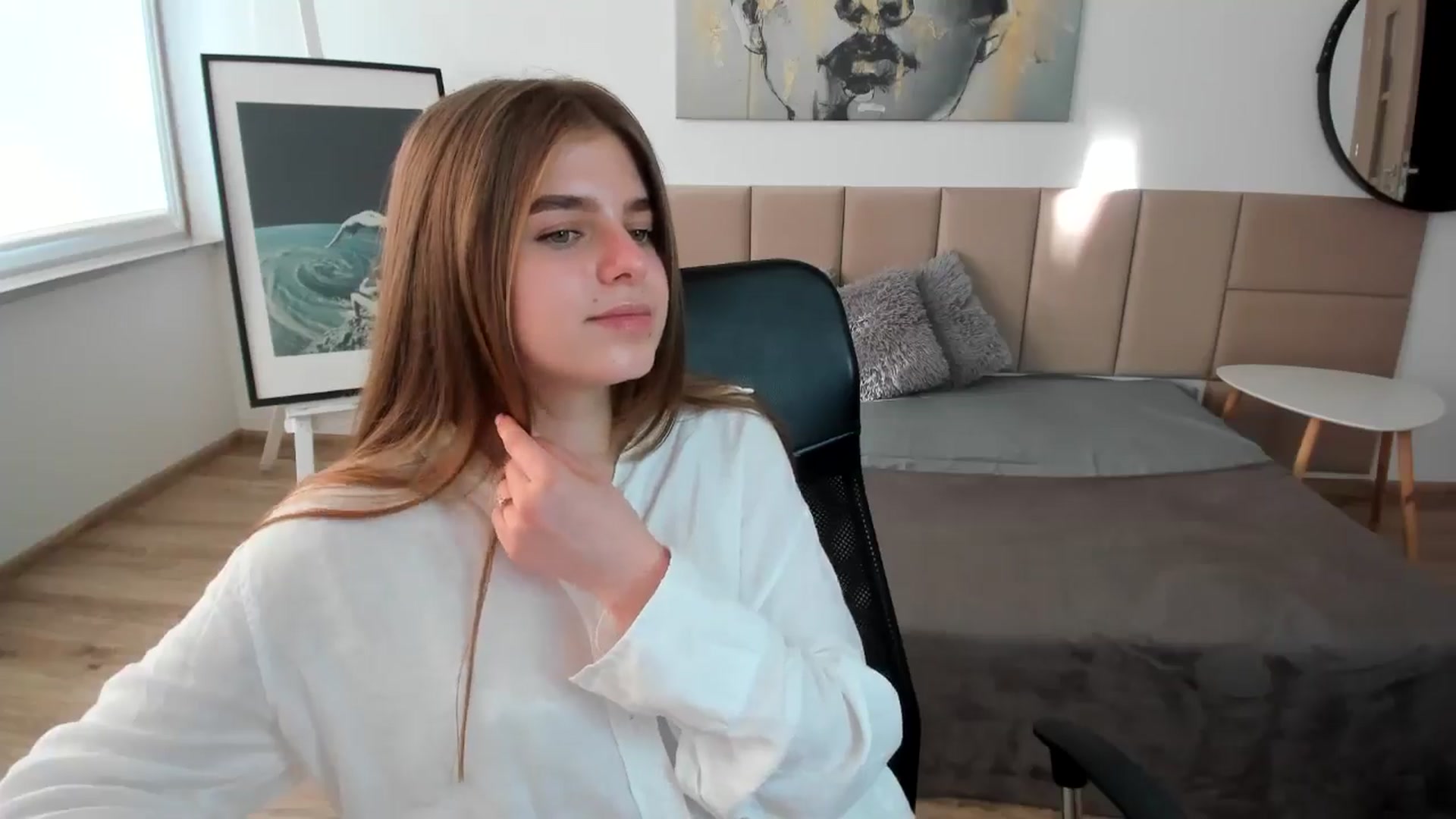 Gallery image thumbnail from Innolasa's myfreecams stream on, 05/03/2024, 16:32 image 17 of 20
