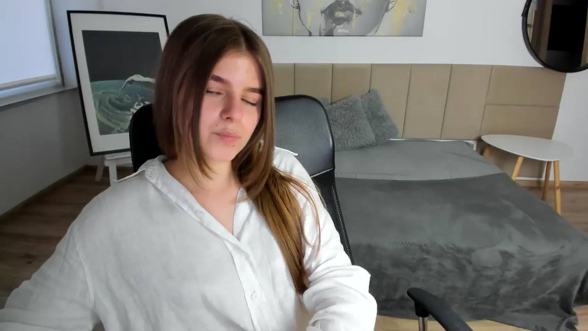 Gallery image thumbnail from Innolasa's myfreecams stream on, 05/03/2024, 18:36 image 14 of 20