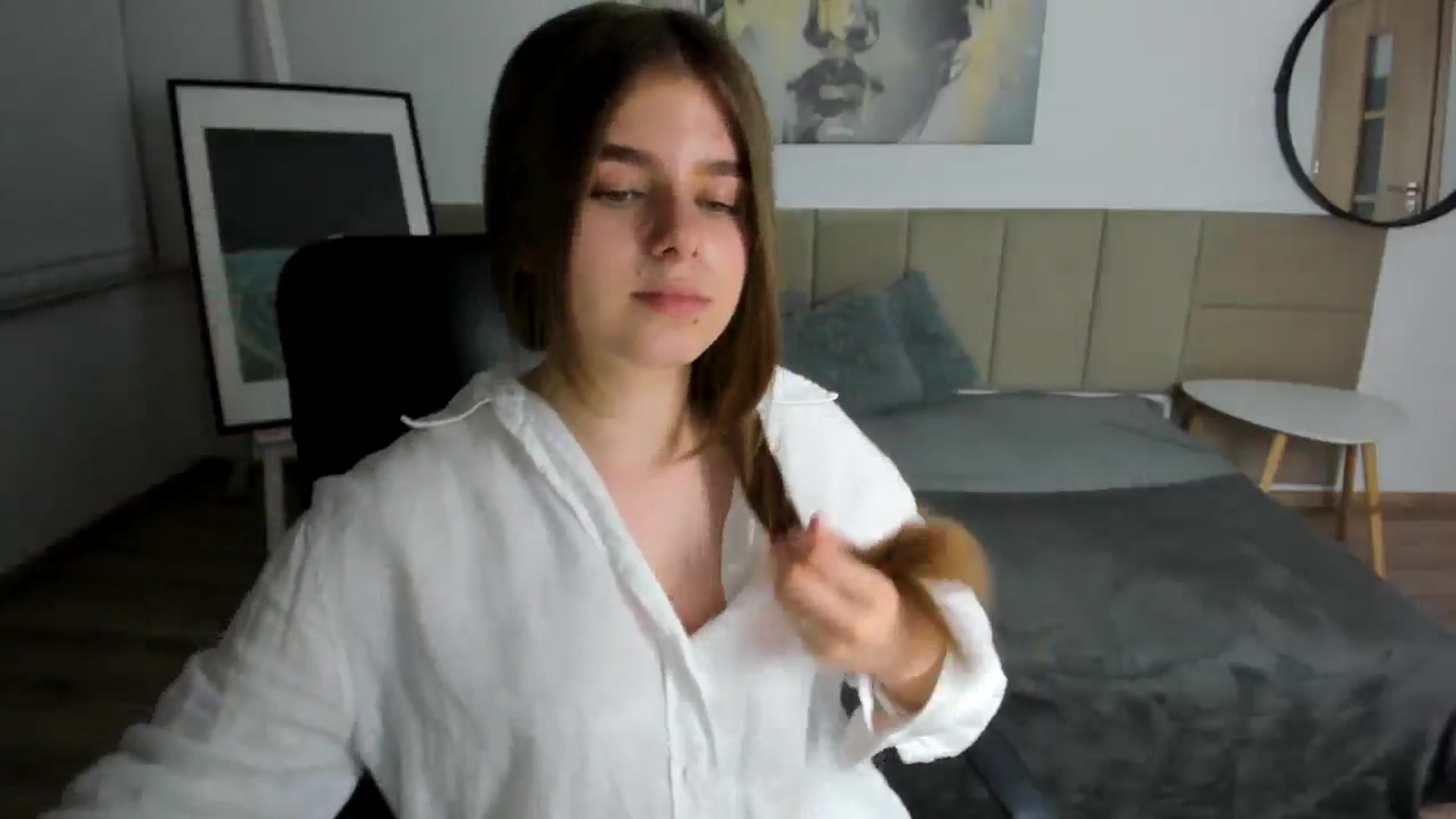 Gallery image thumbnail from Innolasa's myfreecams stream on, 05/03/2024, 19:27 image 10 of 20