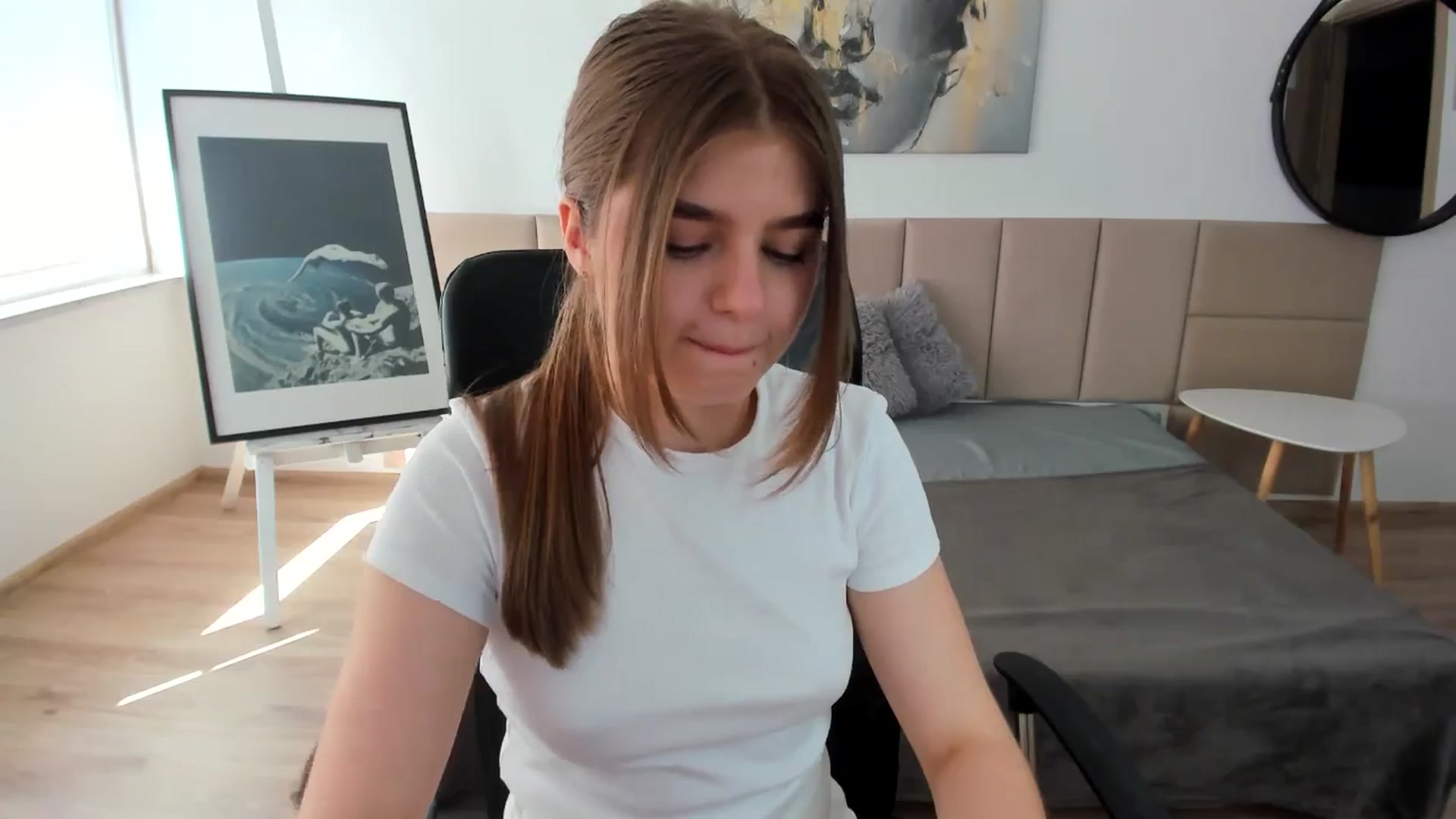 Gallery image thumbnail from Innolasa's myfreecams stream on, 05/04/2024, 14:06 image 19 of 20
