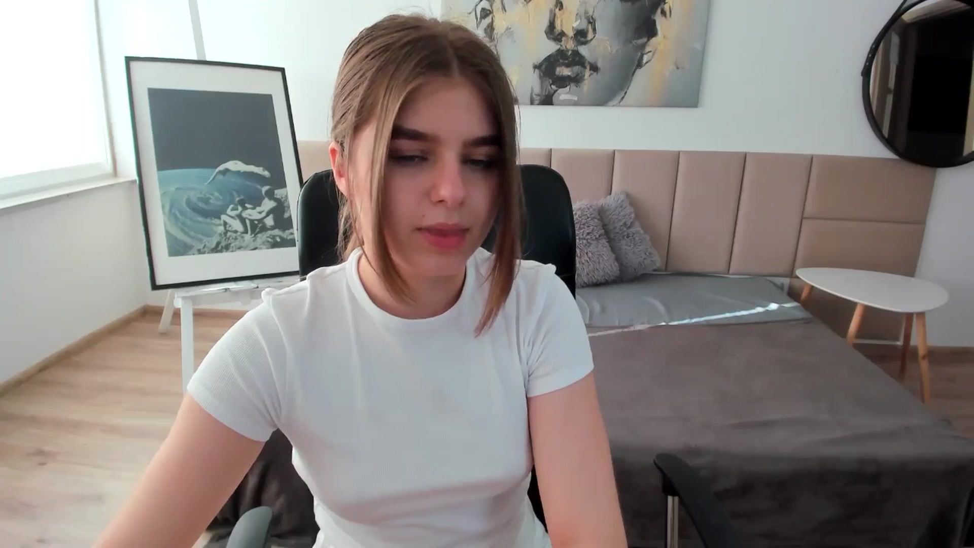 Gallery image thumbnail from Innolasa's myfreecams stream on, 05/04/2024, 15:56 image 4 of 20
