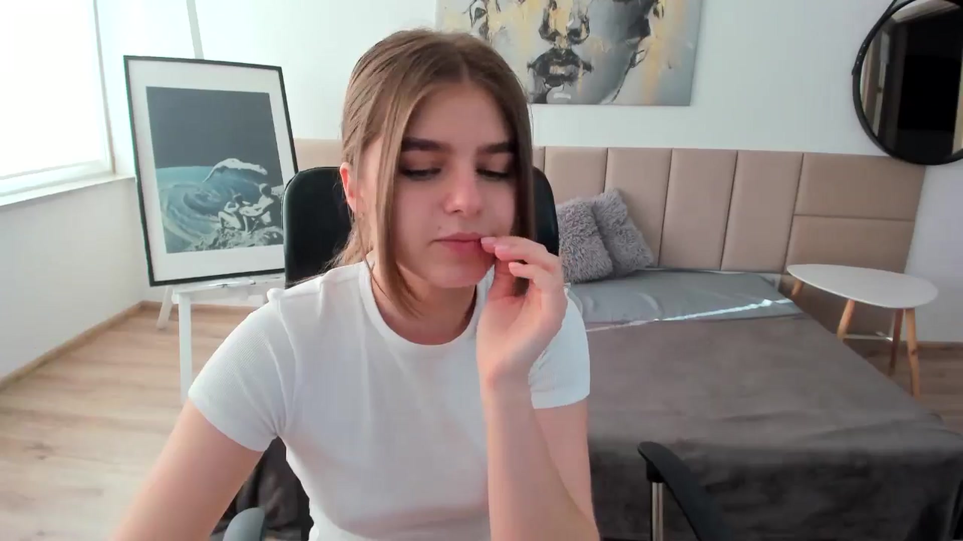 Gallery image thumbnail from Innolasa's myfreecams stream on, 05/04/2024, 15:56 image 5 of 20