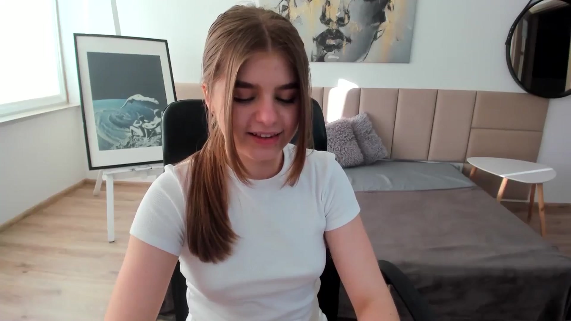 Gallery image thumbnail from Innolasa's myfreecams stream on, 05/04/2024, 16:14 image 2 of 20