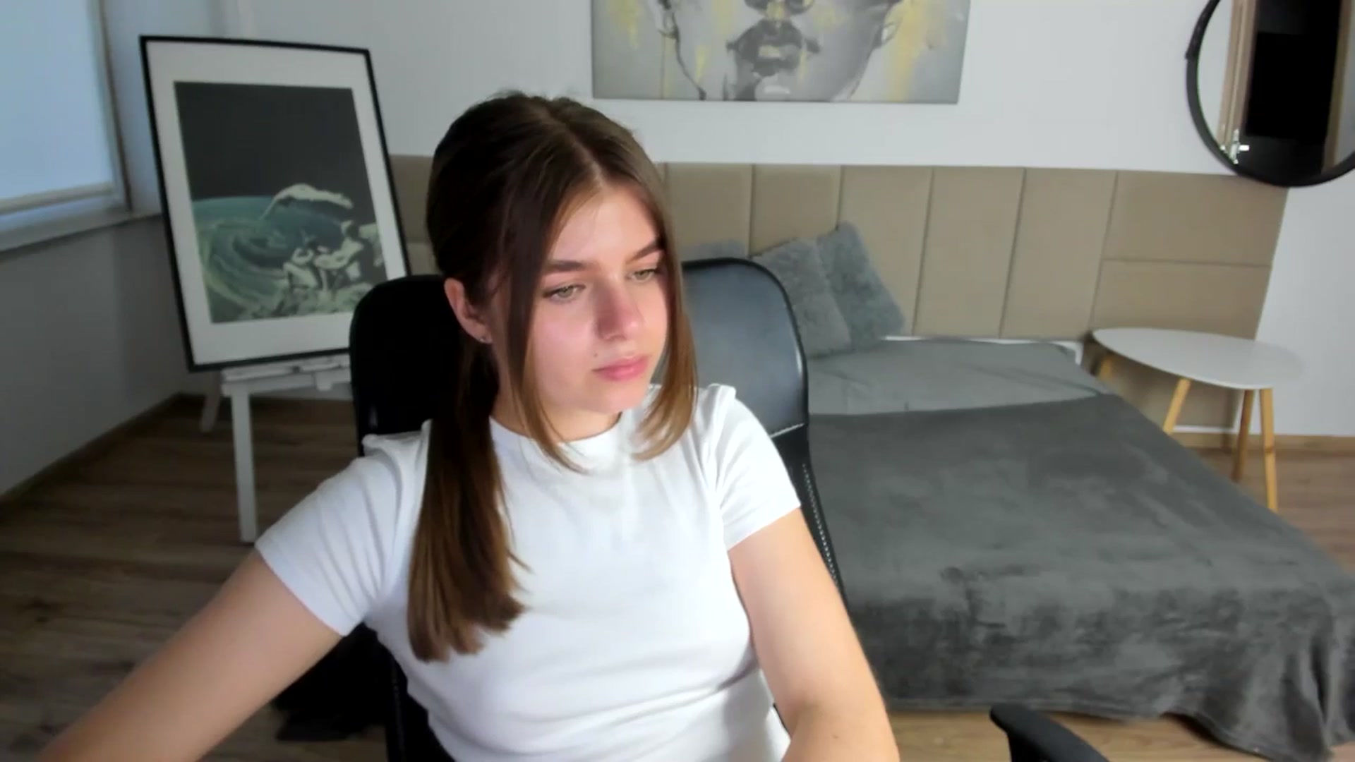 Gallery image thumbnail from Innolasa's myfreecams stream on, 05/04/2024, 18:33 image 12 of 20