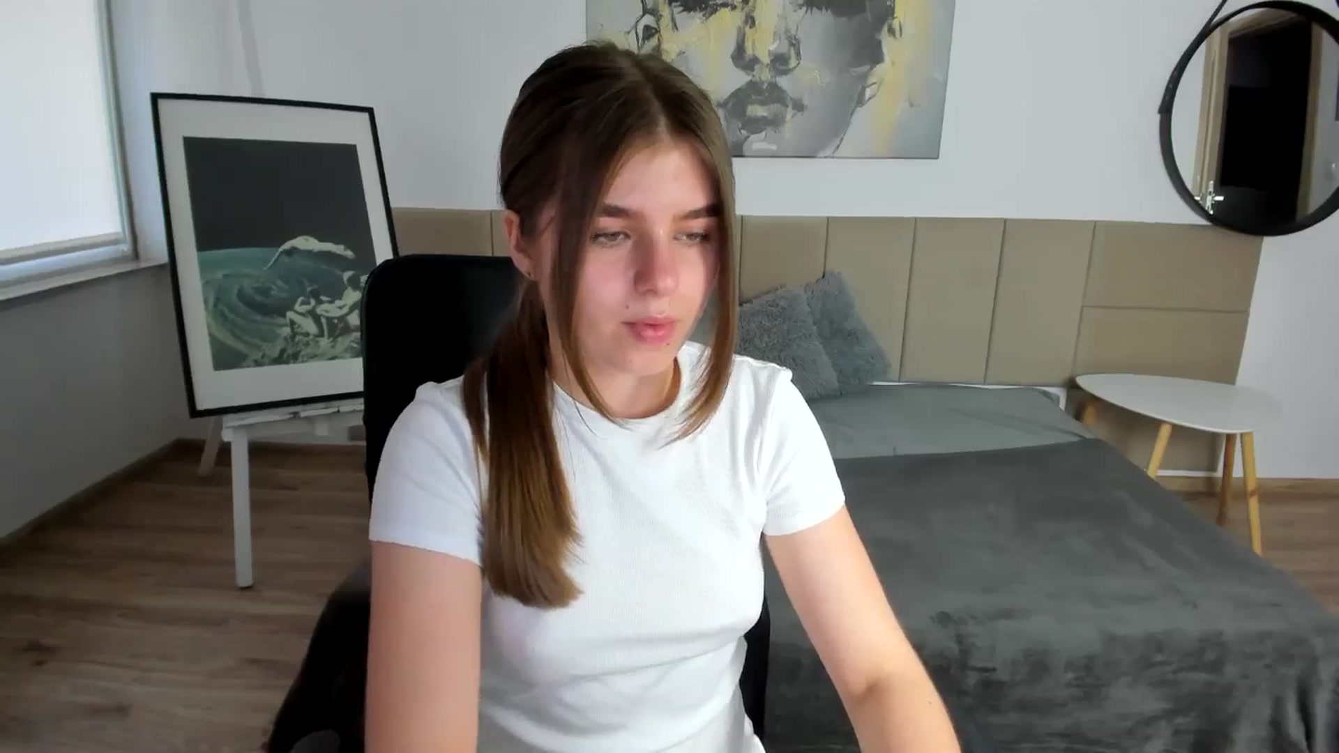 Gallery image thumbnail from Innolasa's myfreecams stream on, 05/04/2024, 18:33 image 7 of 20