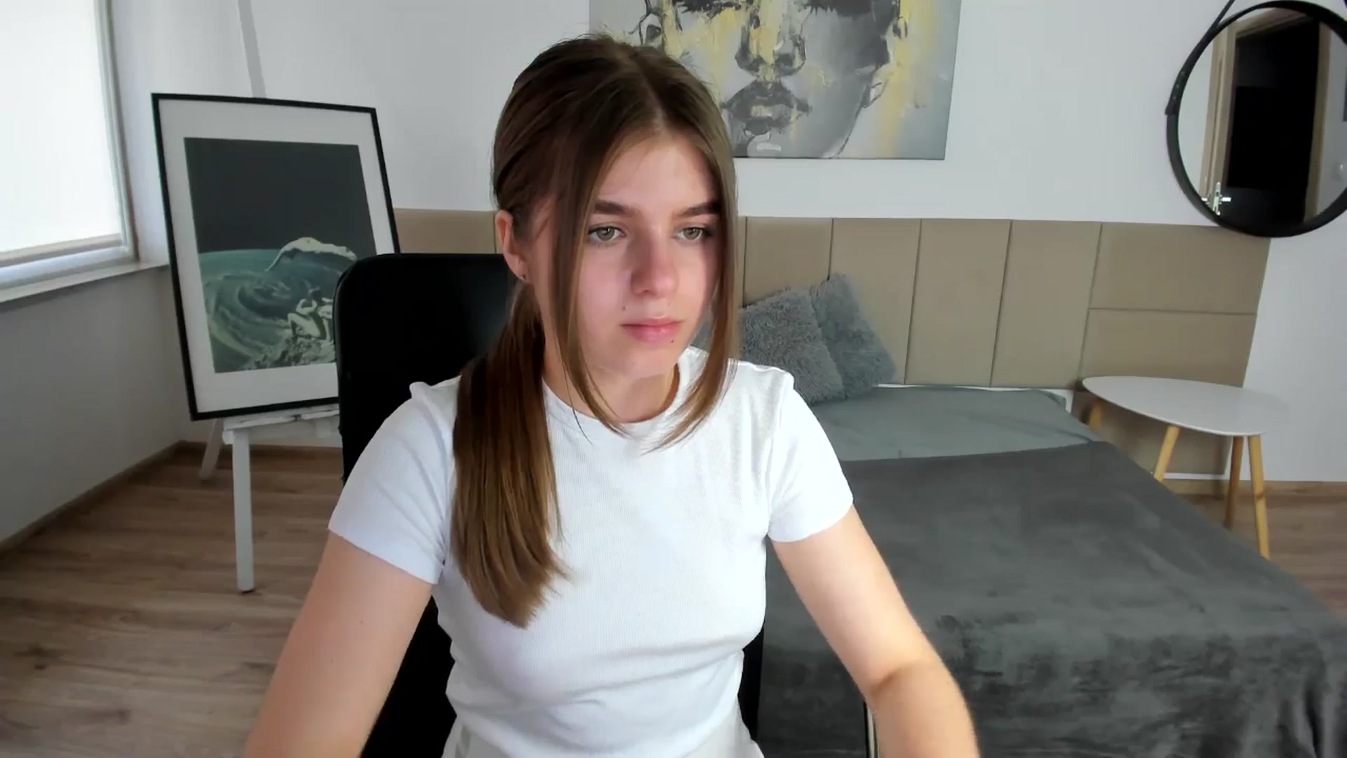 Gallery image thumbnail from Innolasa's myfreecams stream on, 05/04/2024, 18:33 image 4 of 20