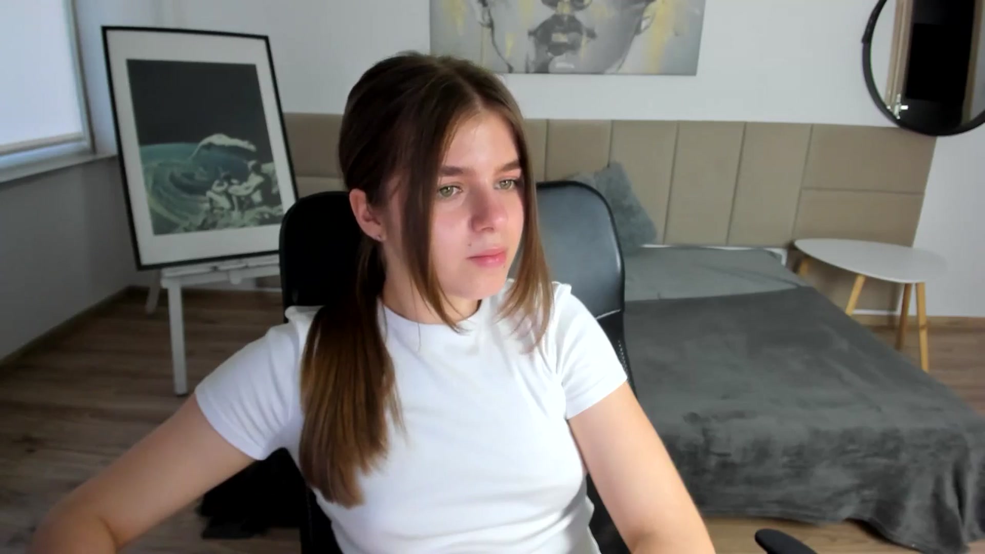 Gallery image thumbnail from Innolasa's myfreecams stream on, 05/04/2024, 18:33 image 9 of 20