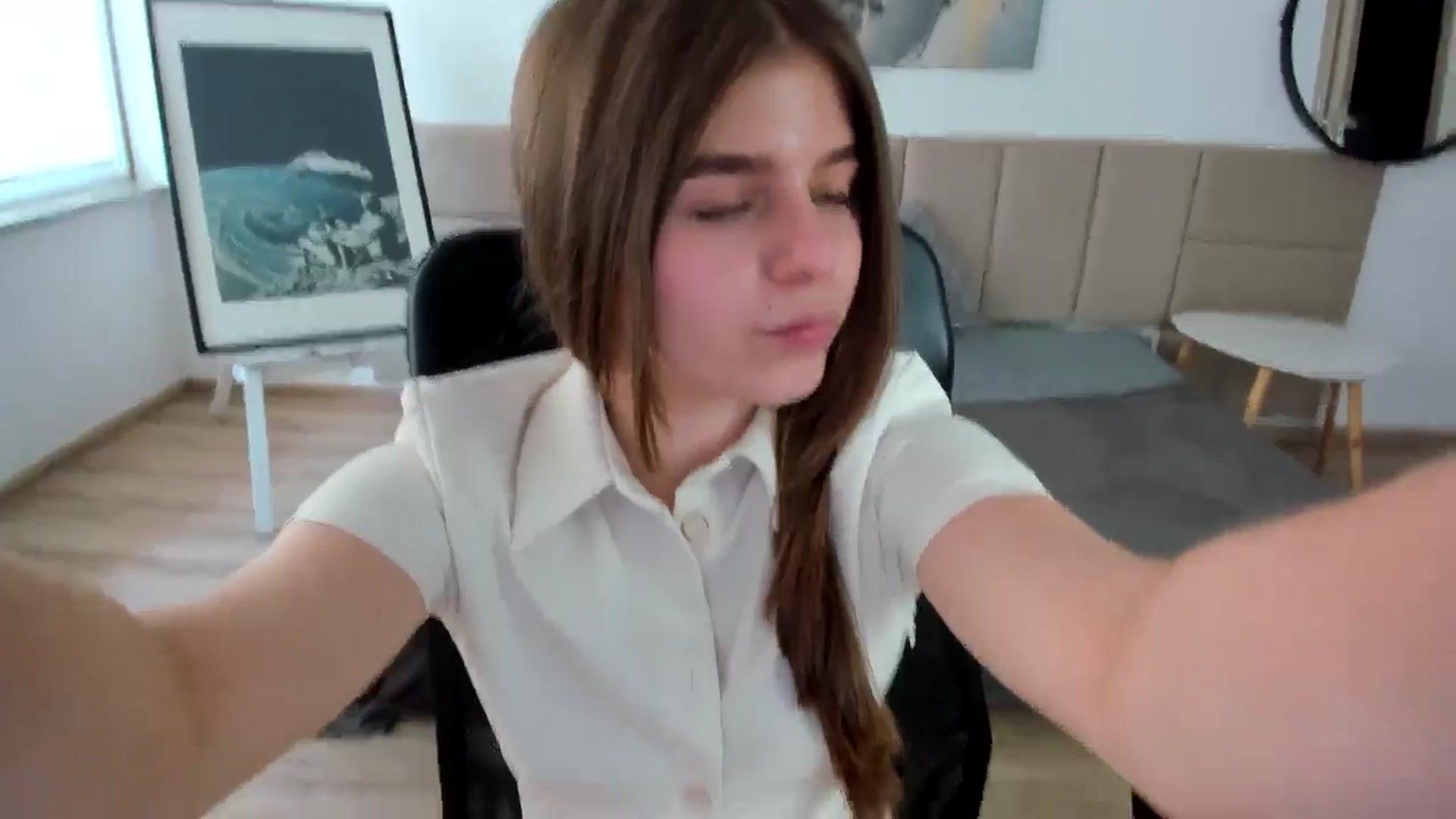 Gallery image thumbnail from Innolasa's myfreecams stream on, 05/05/2024, 13:06 image 11 of 20