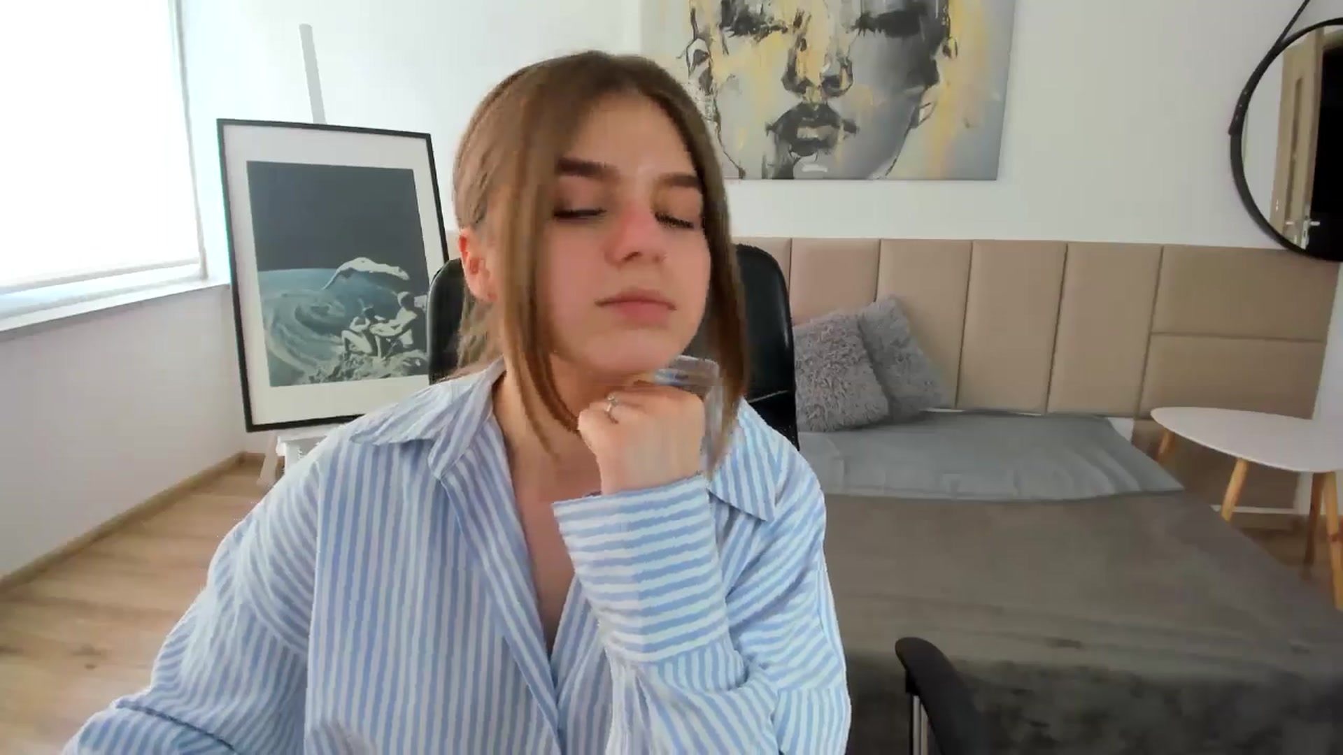 Gallery image thumbnail from Innolasa's myfreecams stream on, 05/06/2024, 13:03 image 11 of 20
