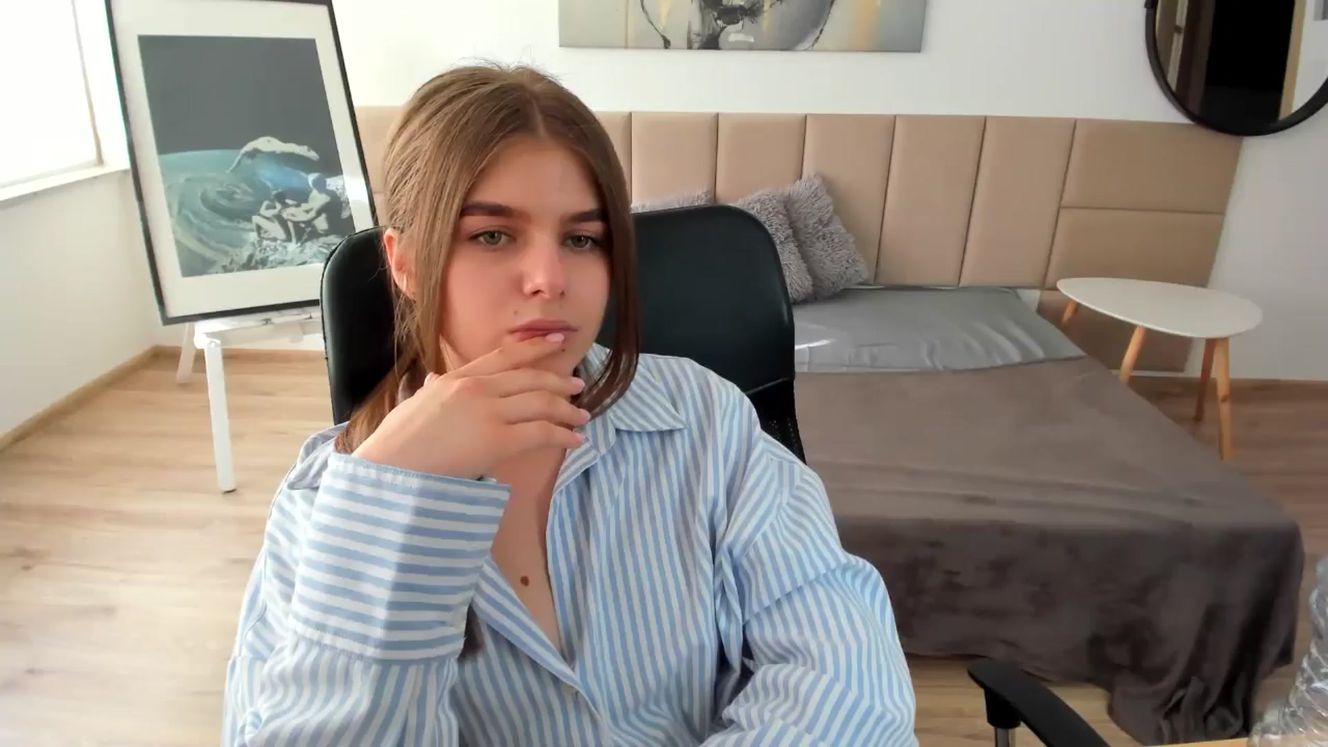 Gallery image thumbnail from Innolasa's myfreecams stream on, 05/06/2024, 15:38 image 17 of 20