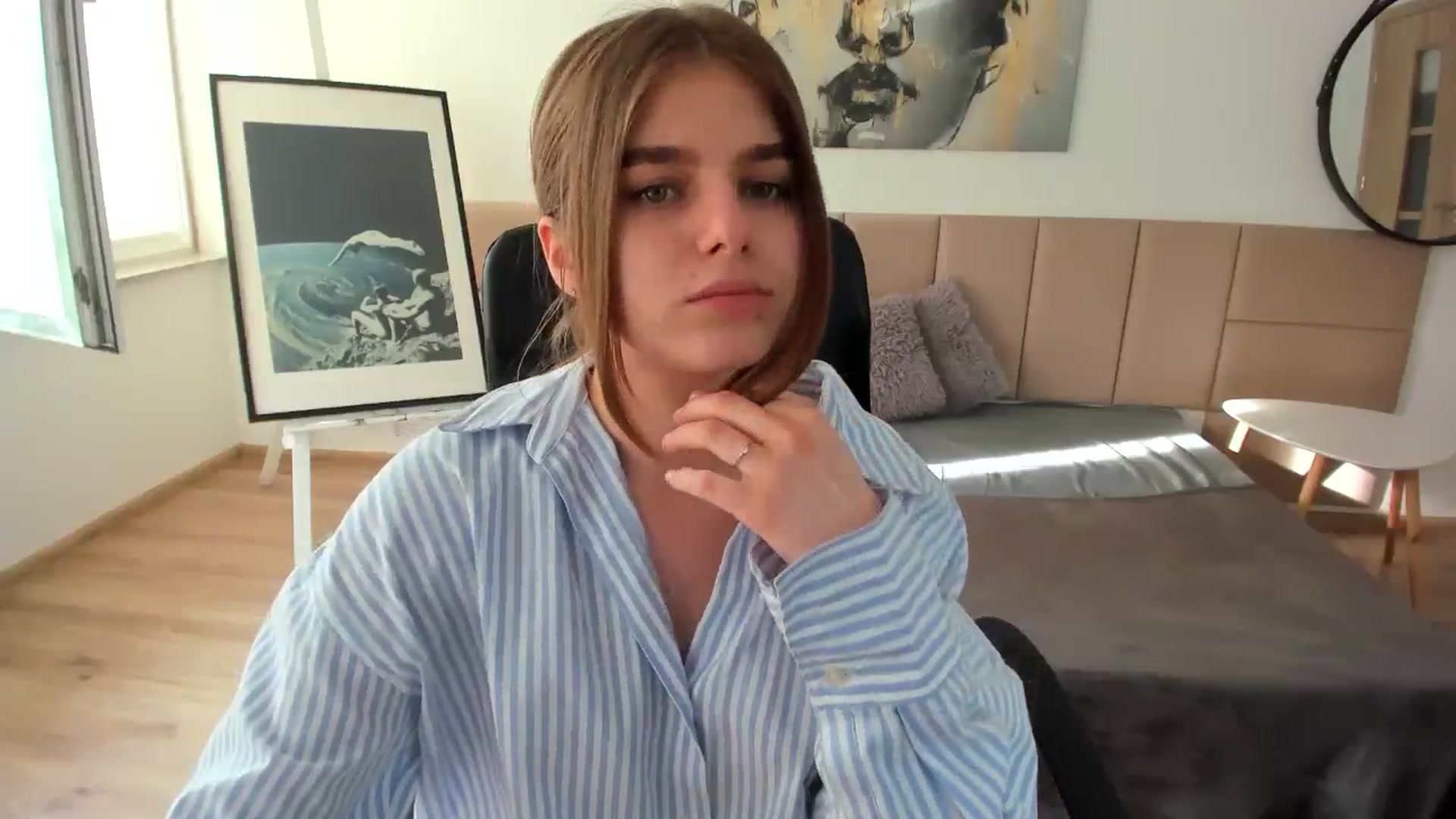 Gallery image thumbnail from Innolasa's myfreecams stream on, 05/06/2024, 16:06 image 3 of 20