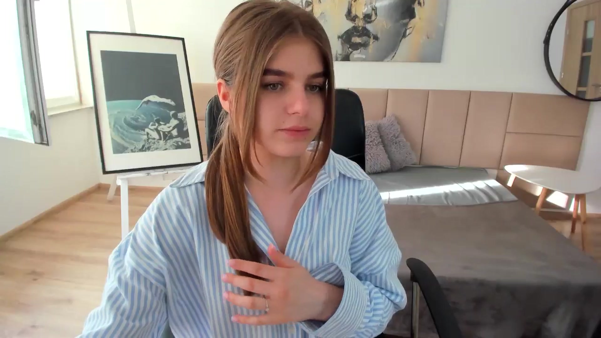 Gallery image thumbnail from Innolasa's myfreecams stream on, 05/06/2024, 16:06 image 5 of 20