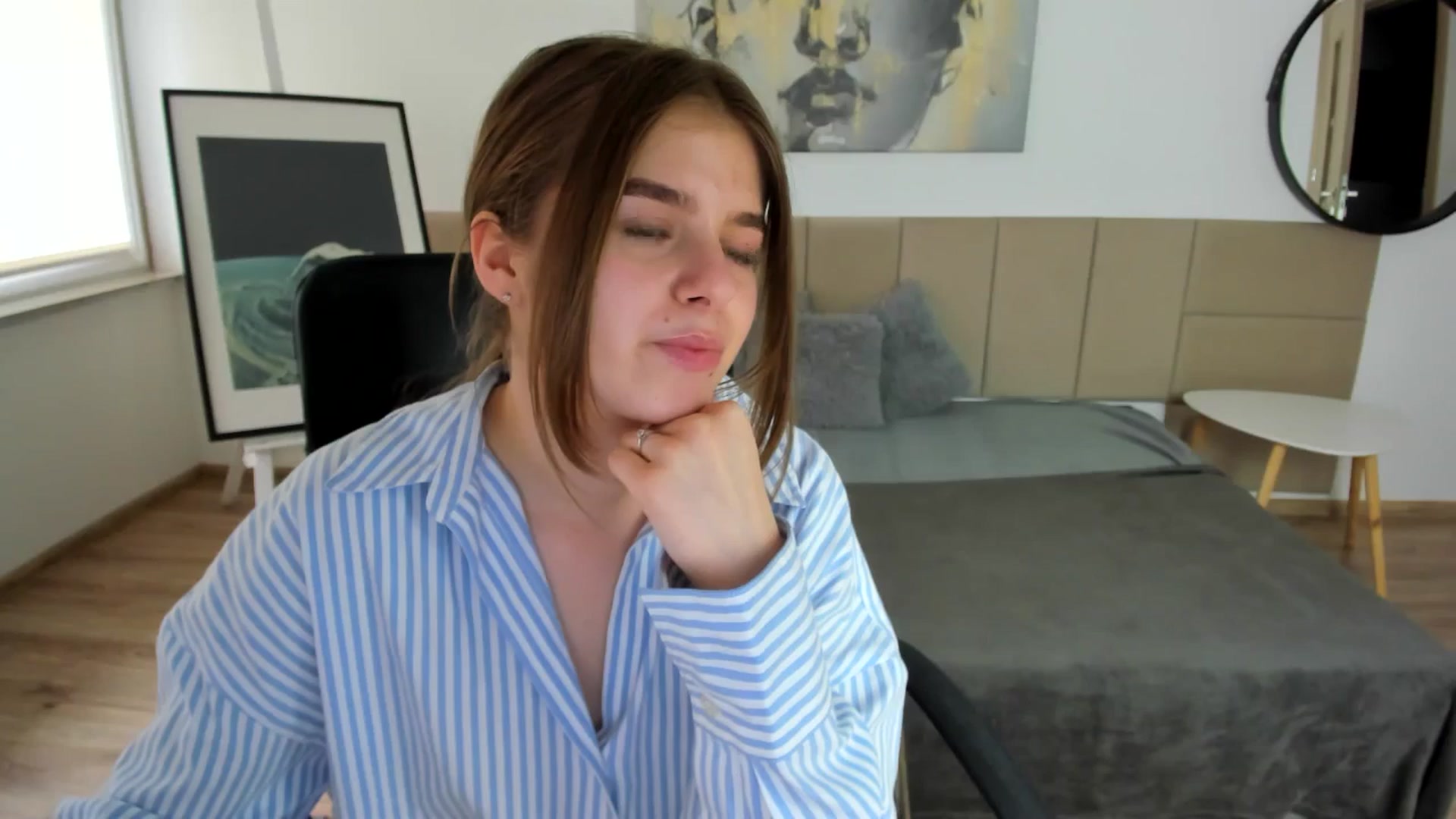 Gallery image thumbnail from Innolasa's myfreecams stream on, 05/06/2024, 17:31 image 8 of 20