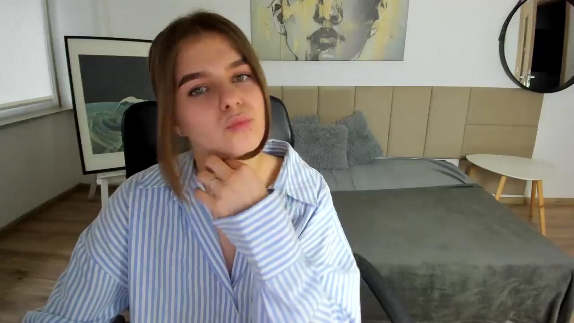 Gallery image thumbnail from Innolasa's myfreecams stream on, 05/06/2024, 17:31 image 17 of 20