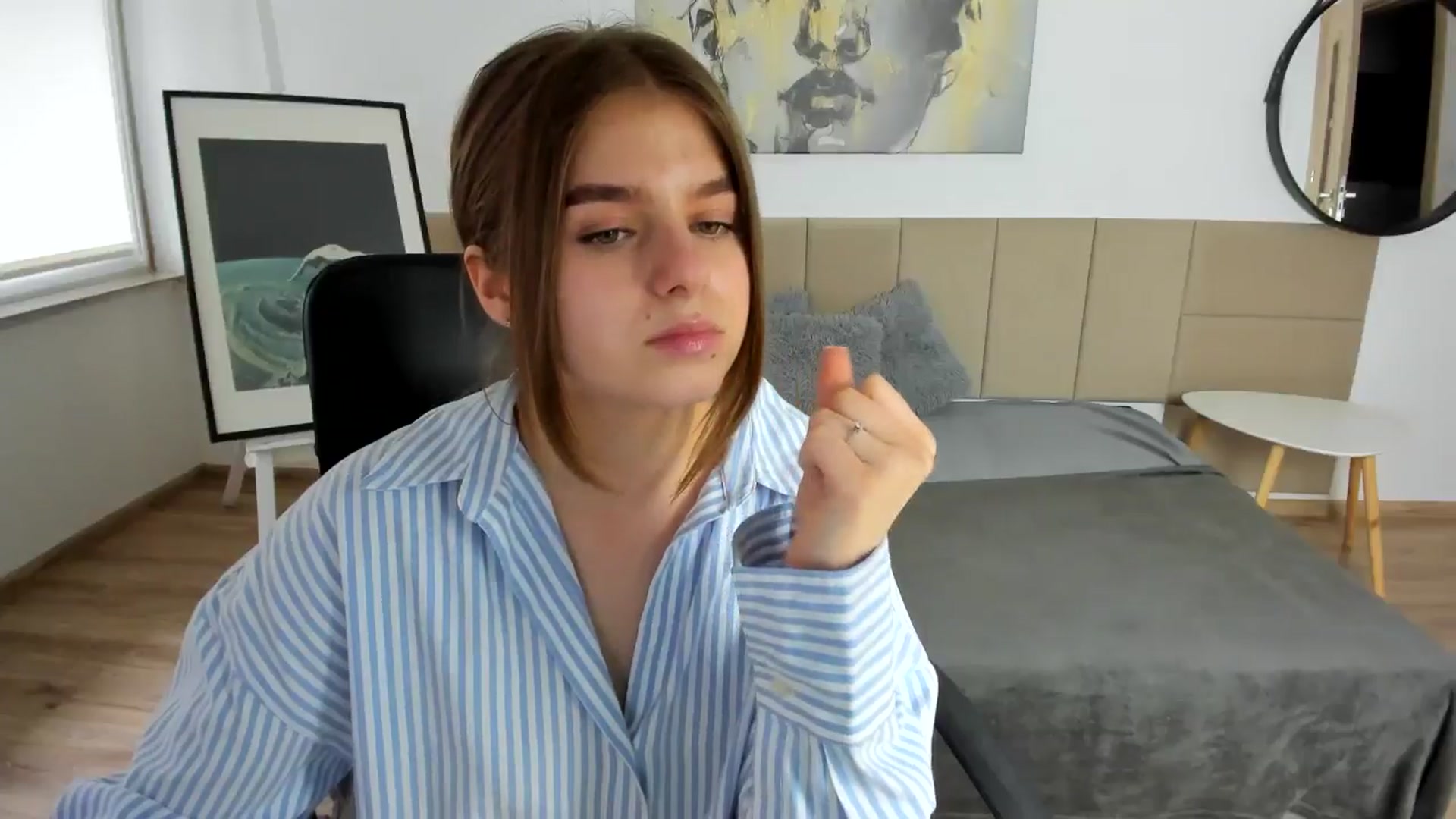 Gallery image thumbnail from Innolasa's myfreecams stream on, 05/06/2024, 17:31 image 12 of 20