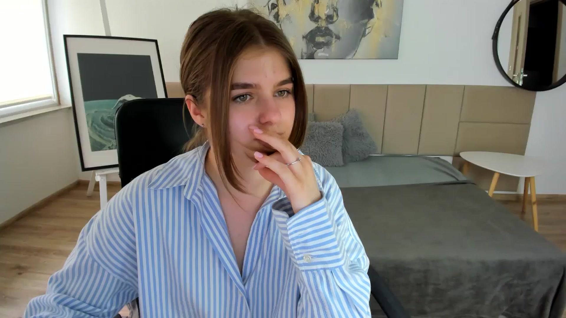 Gallery image thumbnail from Innolasa's myfreecams stream on, 05/06/2024, 17:31 image 1 of 20