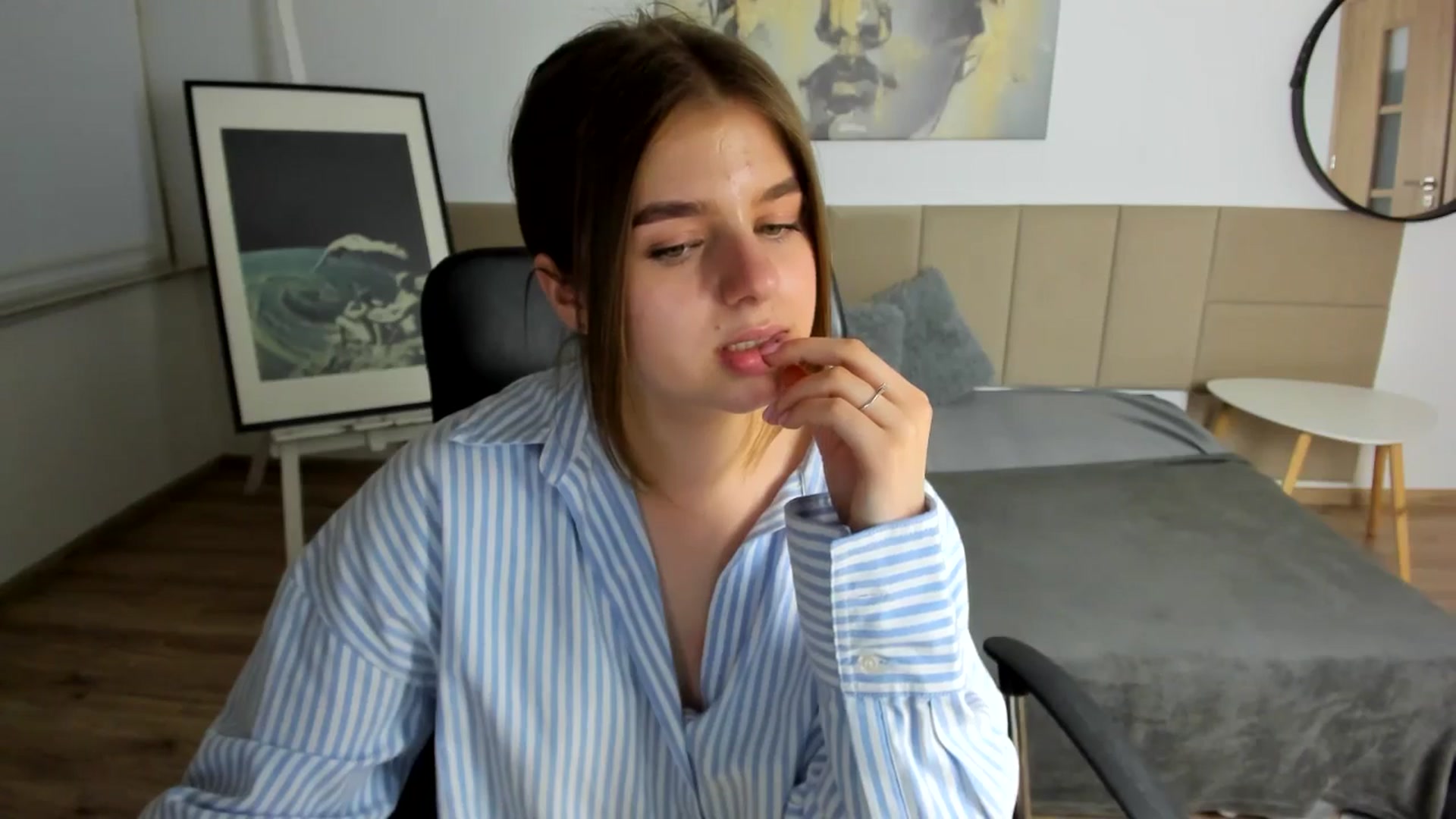 Gallery image thumbnail from Innolasa's myfreecams stream on, 05/06/2024, 18:34 image 2 of 20