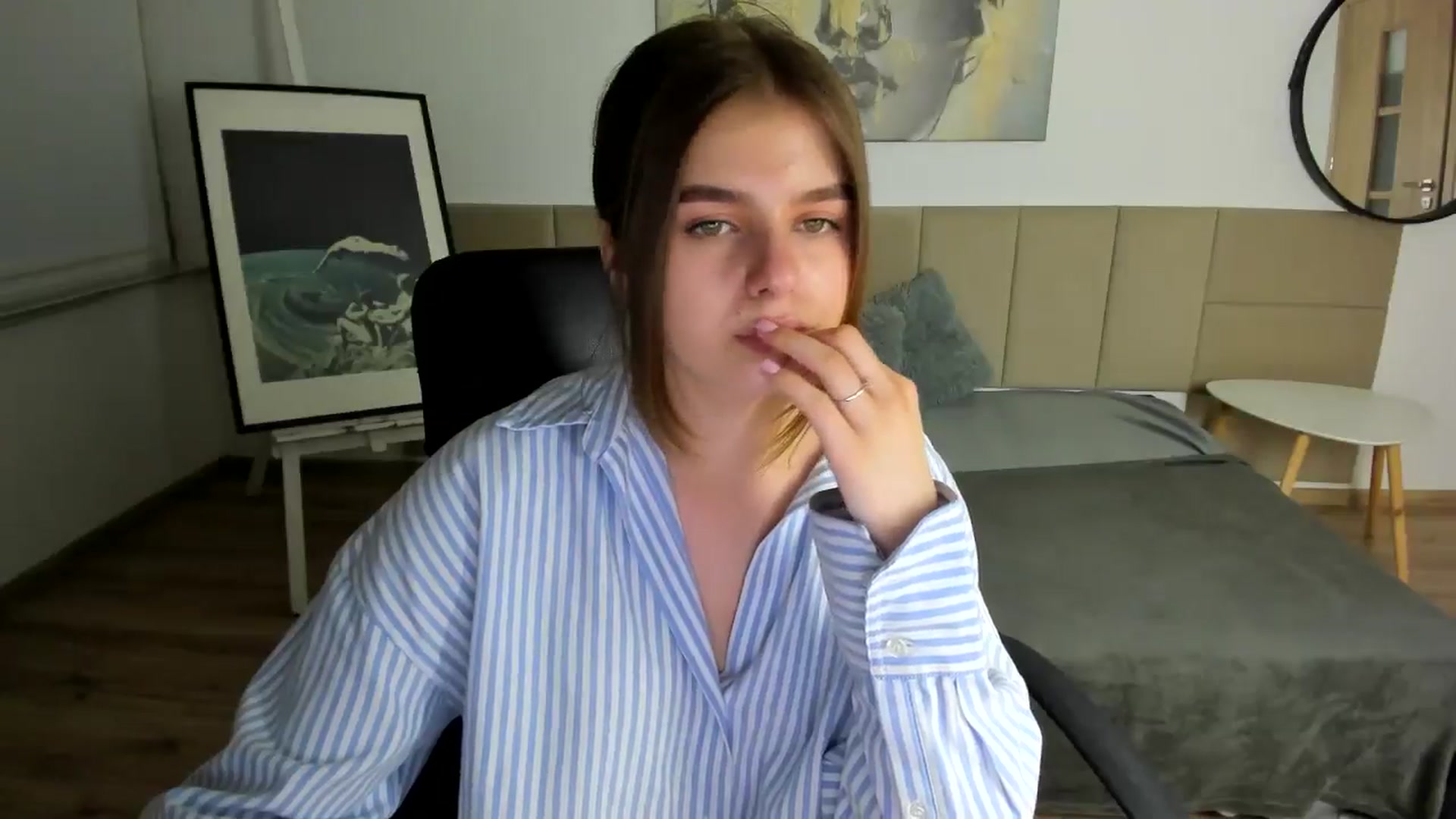 Gallery image thumbnail from Innolasa's myfreecams stream on, 05/06/2024, 18:34 image 15 of 20