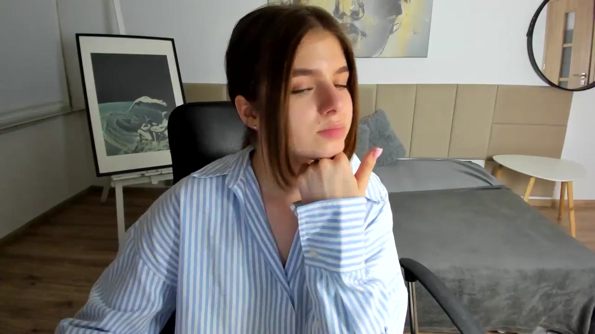Gallery image thumbnail from Innolasa's myfreecams stream on, 05/06/2024, 18:34 image 13 of 20
