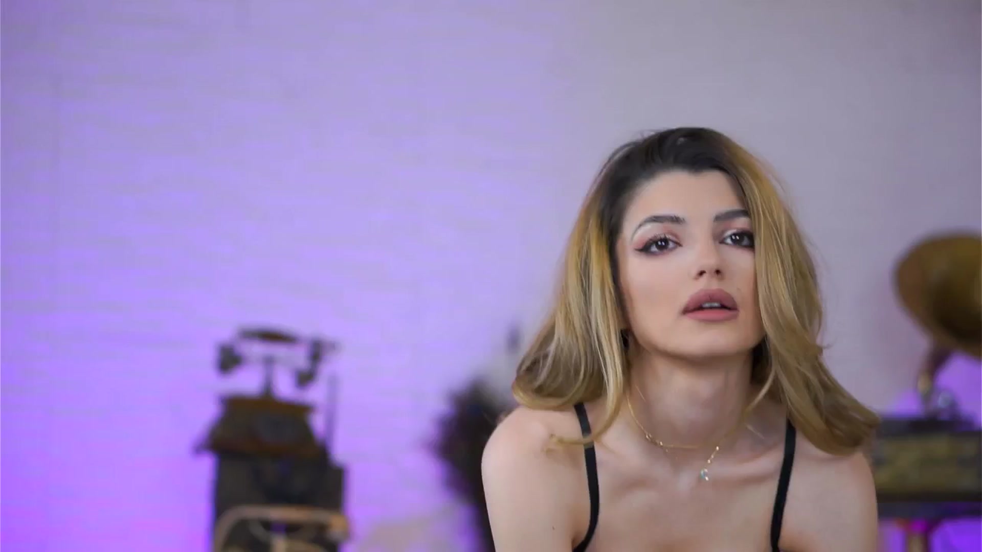 Gallery image thumbnail from Inocentangel1's myfreecams stream on, 05/26/2024, 21:15 image 5 of 20